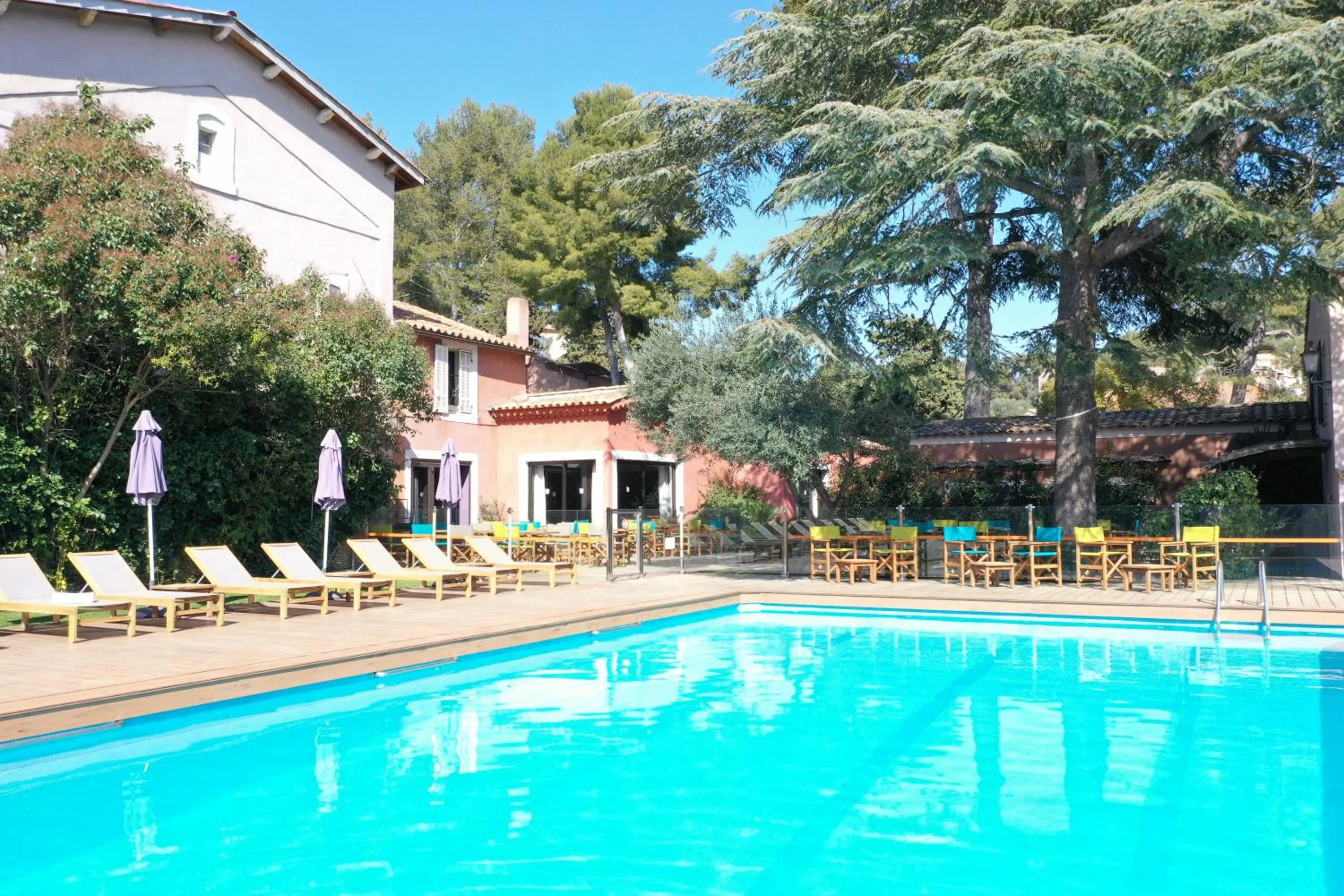 Lounge or bar in Les Jardins de Cassis - Parking Gratuit & Piscine Chauffée