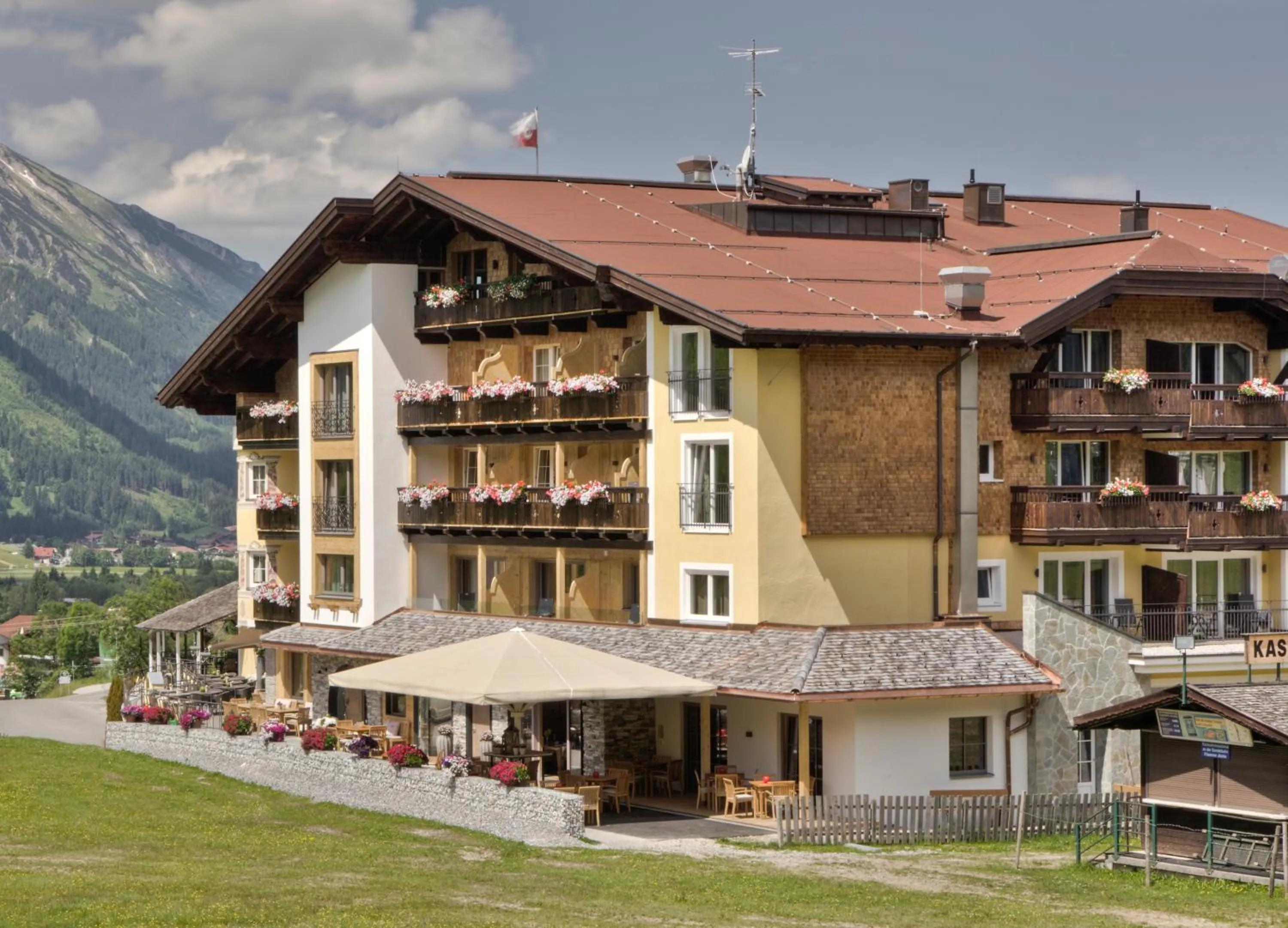 Facade/entrance in Hotel Sonnenhof