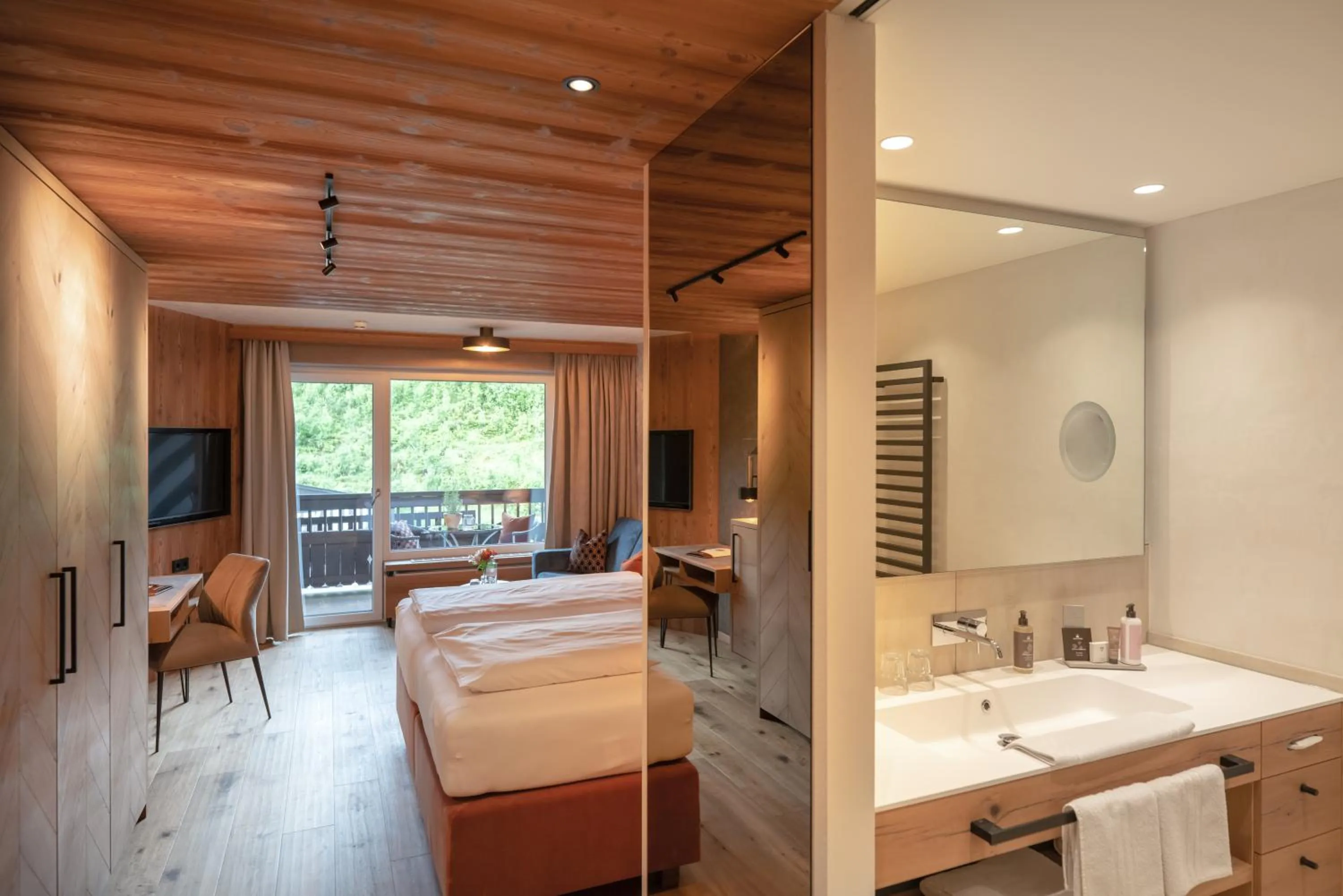 Photo of the whole room, Bed in Hotel Sonnenhof