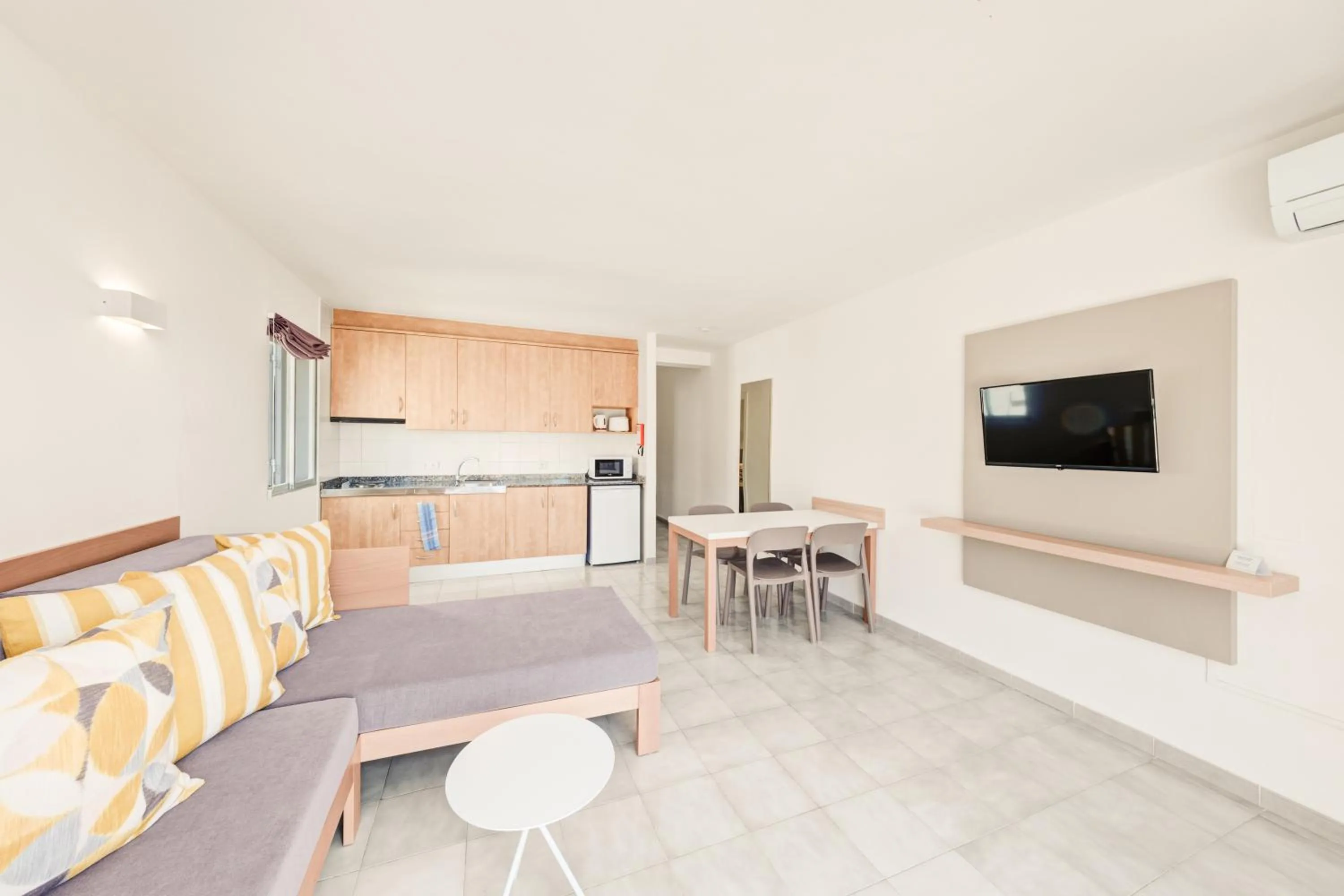 Kitchen or kitchenette in Apartamentos Vista Club