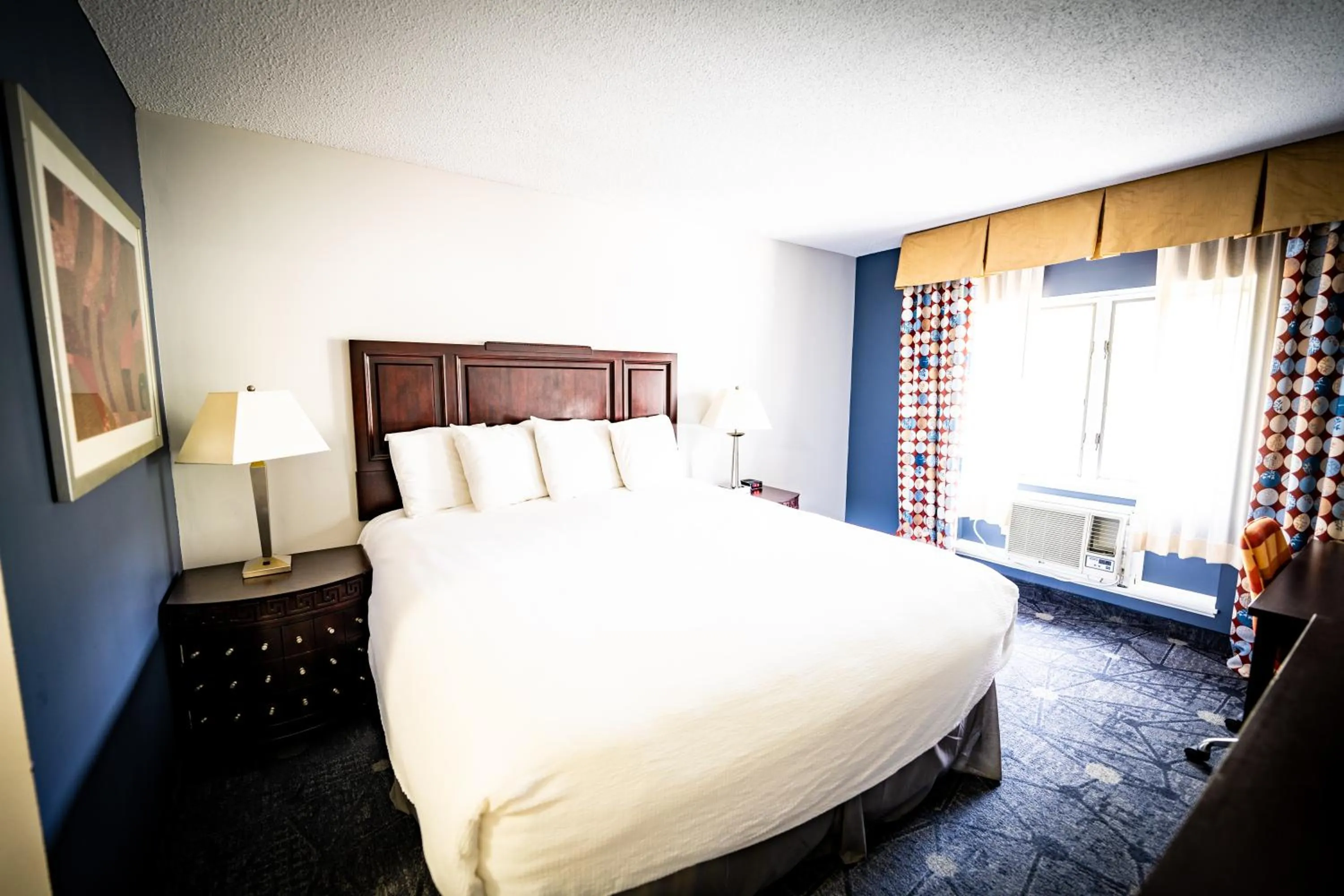 Bedroom, Bed in Manistee Inn & Marina