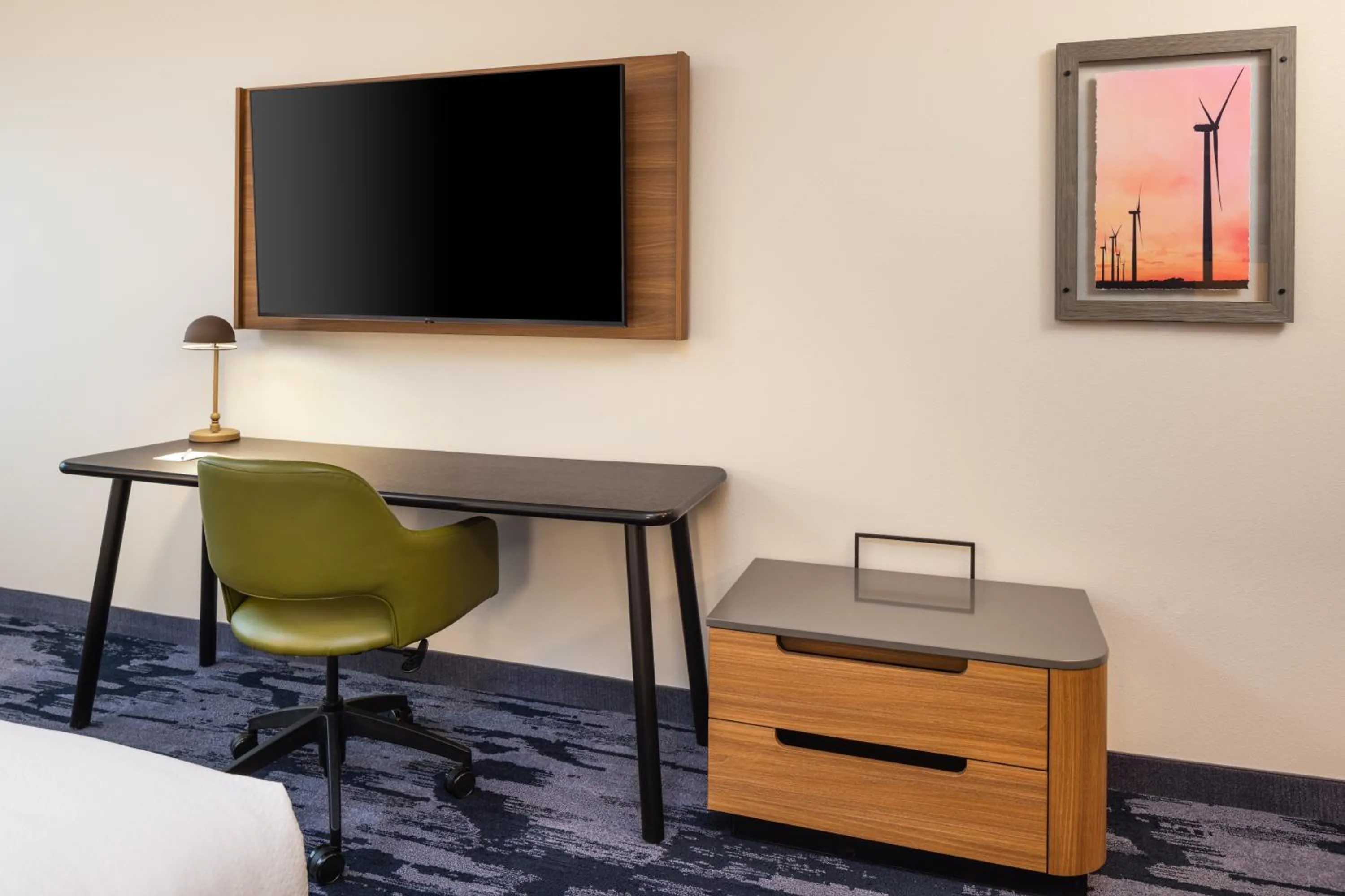 TV and multimedia in Fairfield by Marriott Inn & Suites Cedar Rapids North