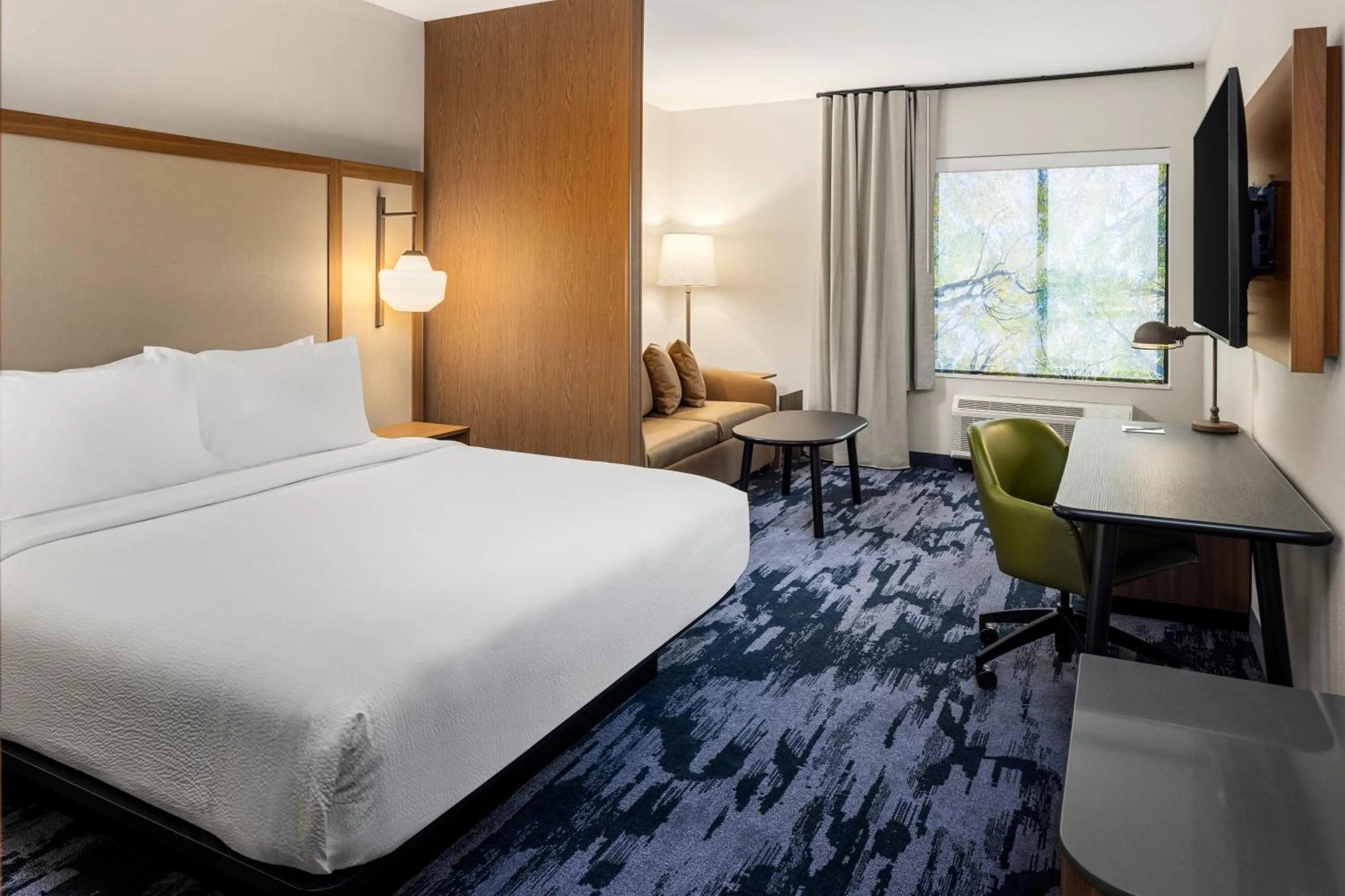 Bed in Fairfield by Marriott Inn & Suites Cedar Rapids North