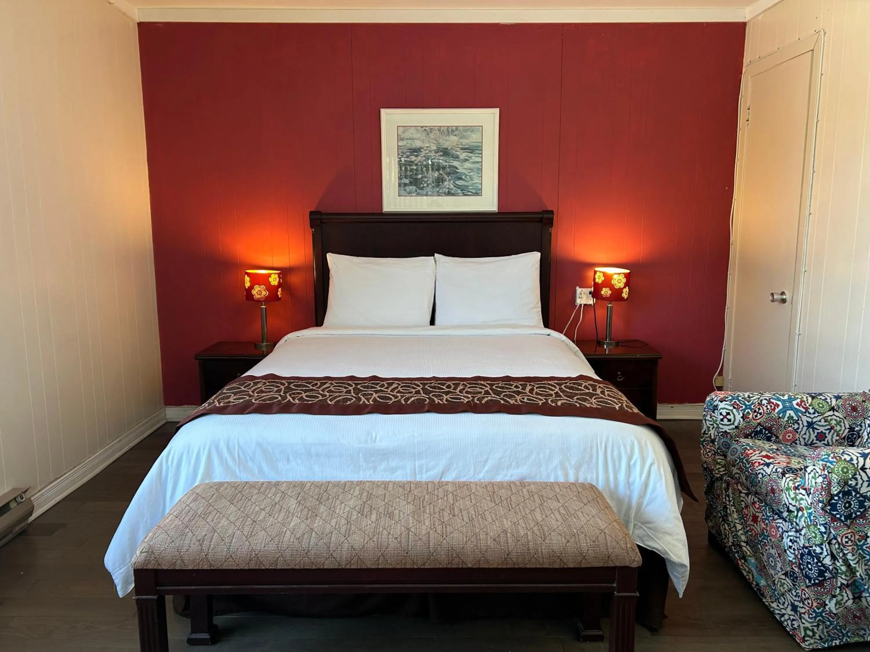 Bed in Motel Chantolac