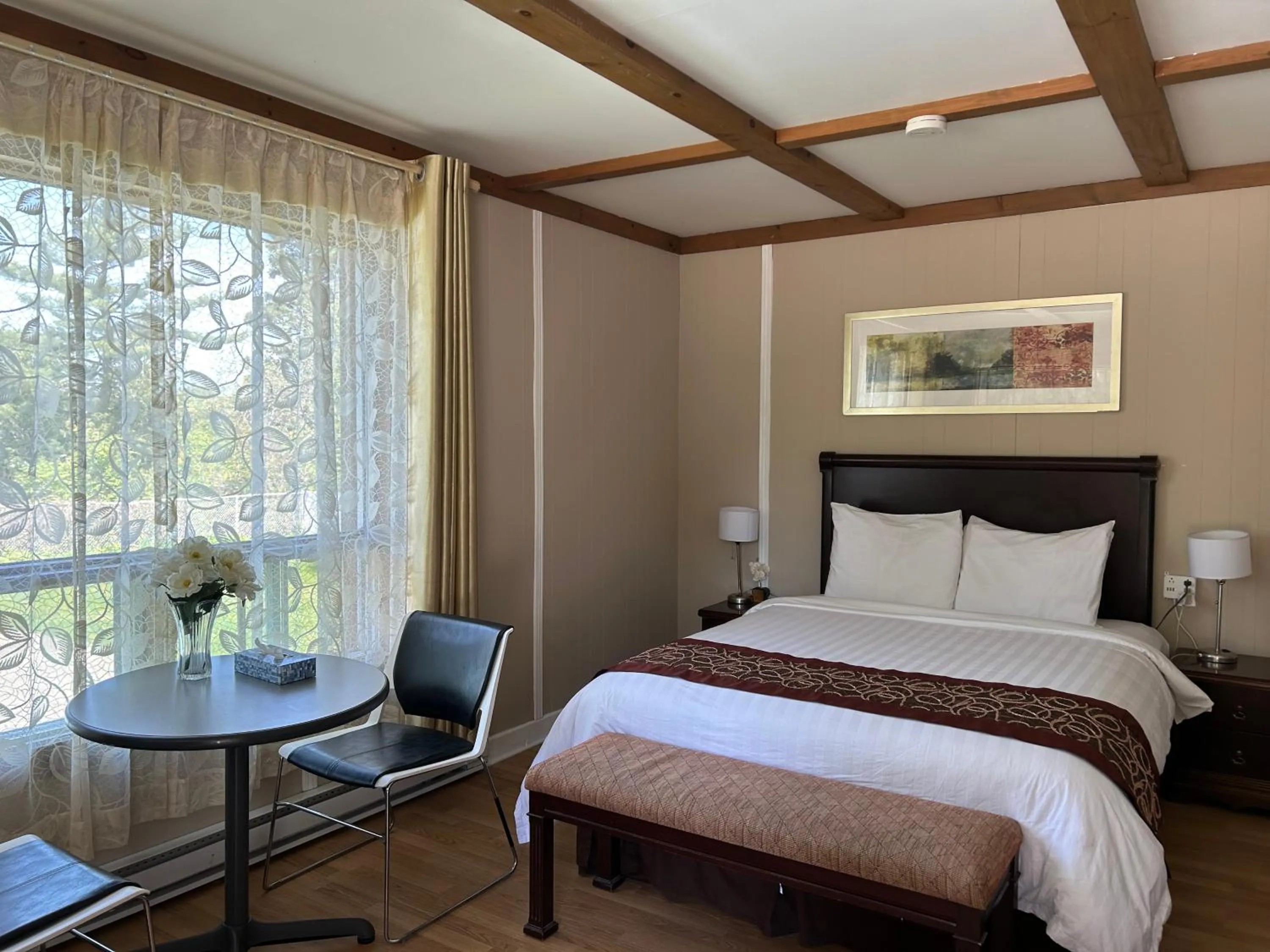 Bed in Motel Chantolac