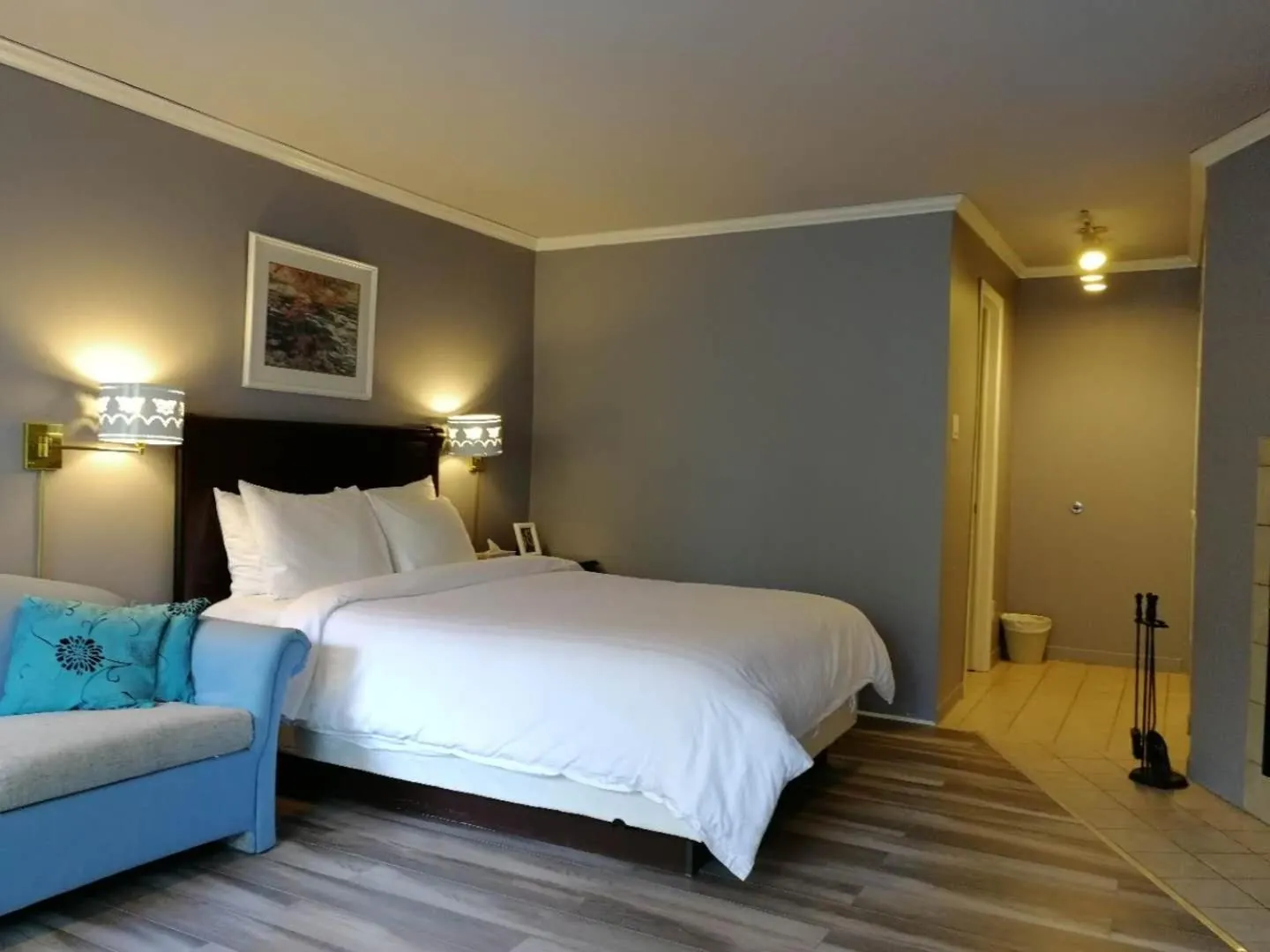 Bed in Motel Chantolac