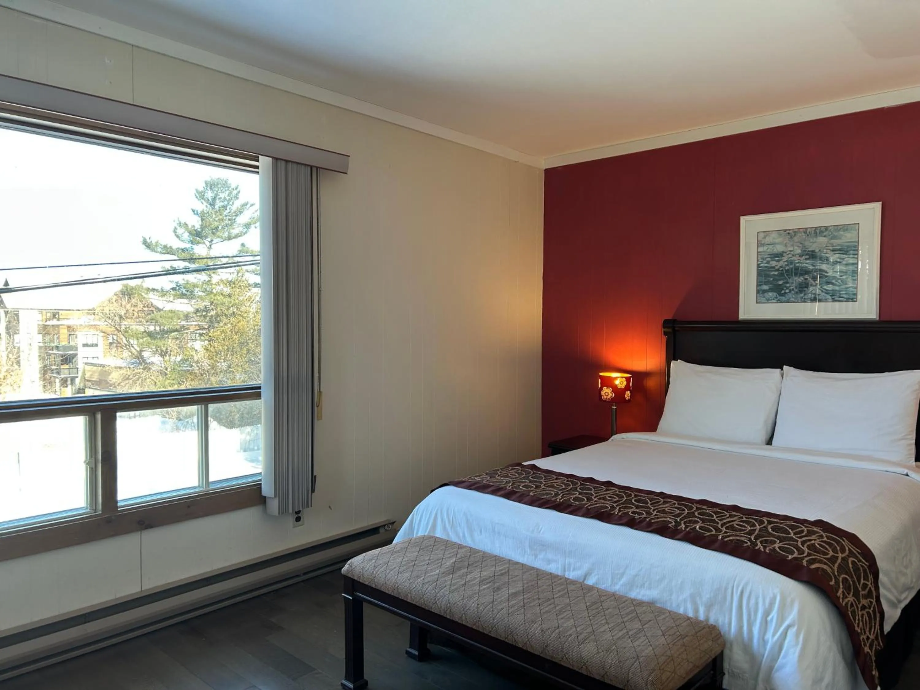 Bed in Motel Chantolac