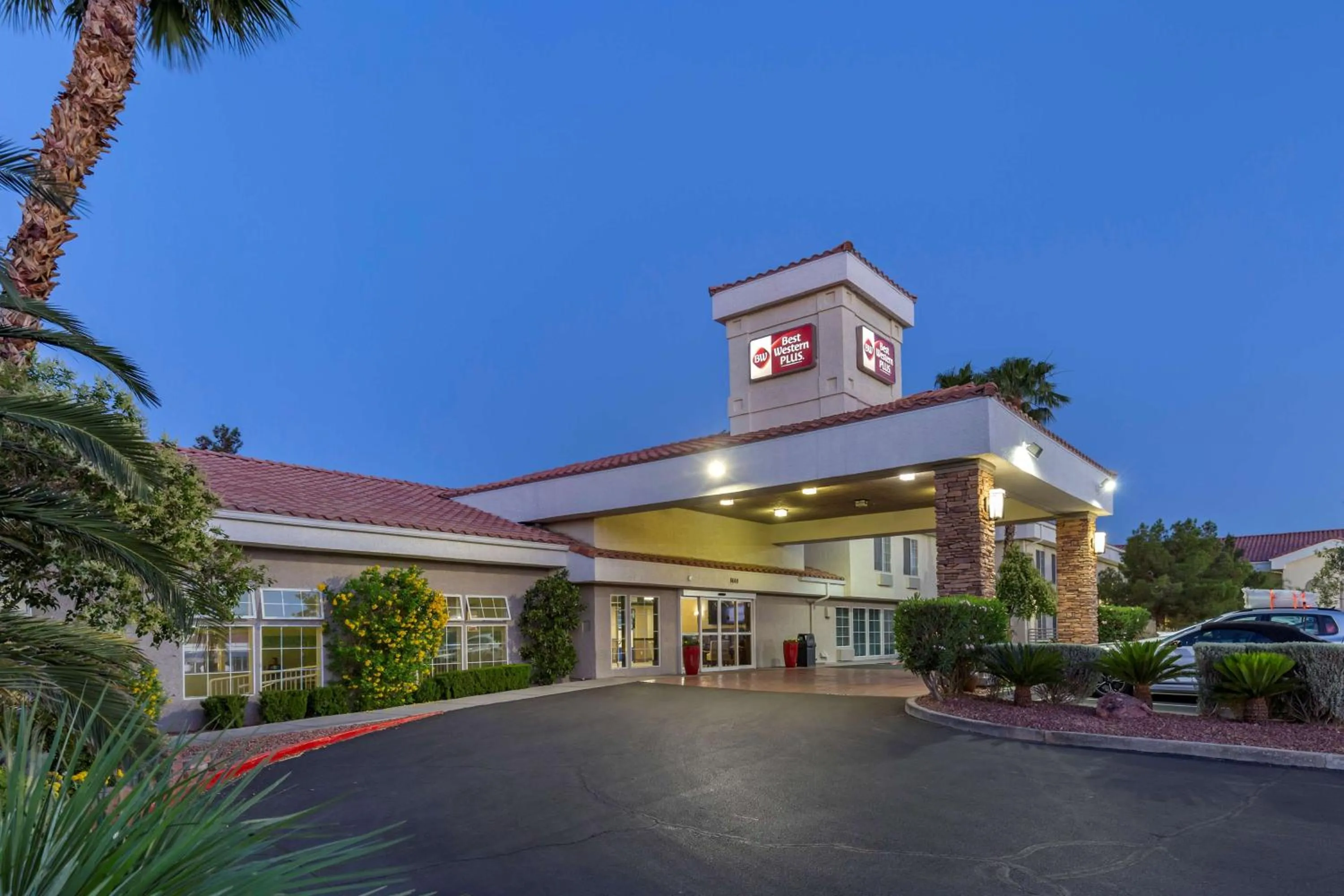 Property building in Best Western Plus Las Vegas West