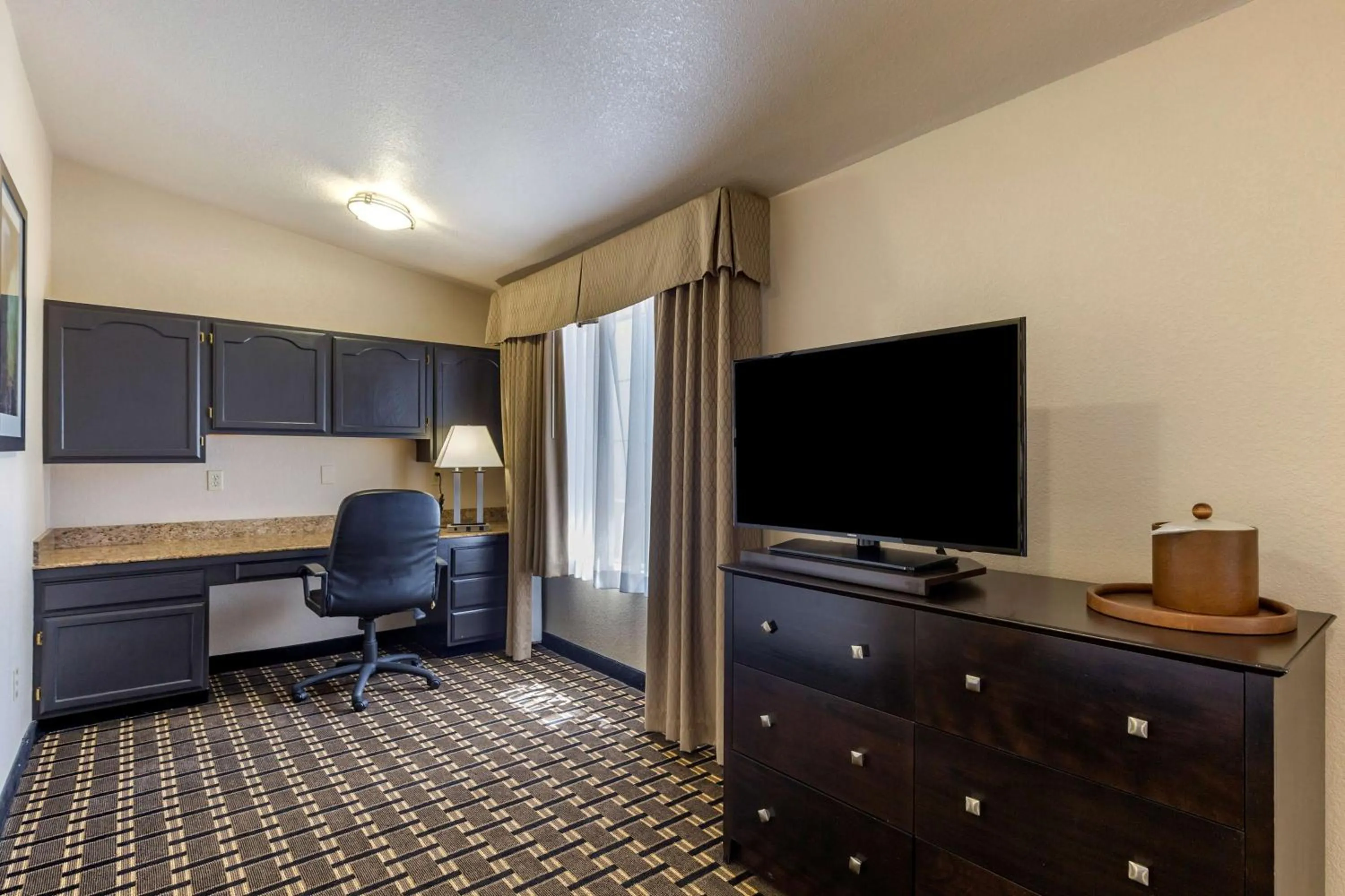 Bedroom in Best Western Plus Las Vegas West