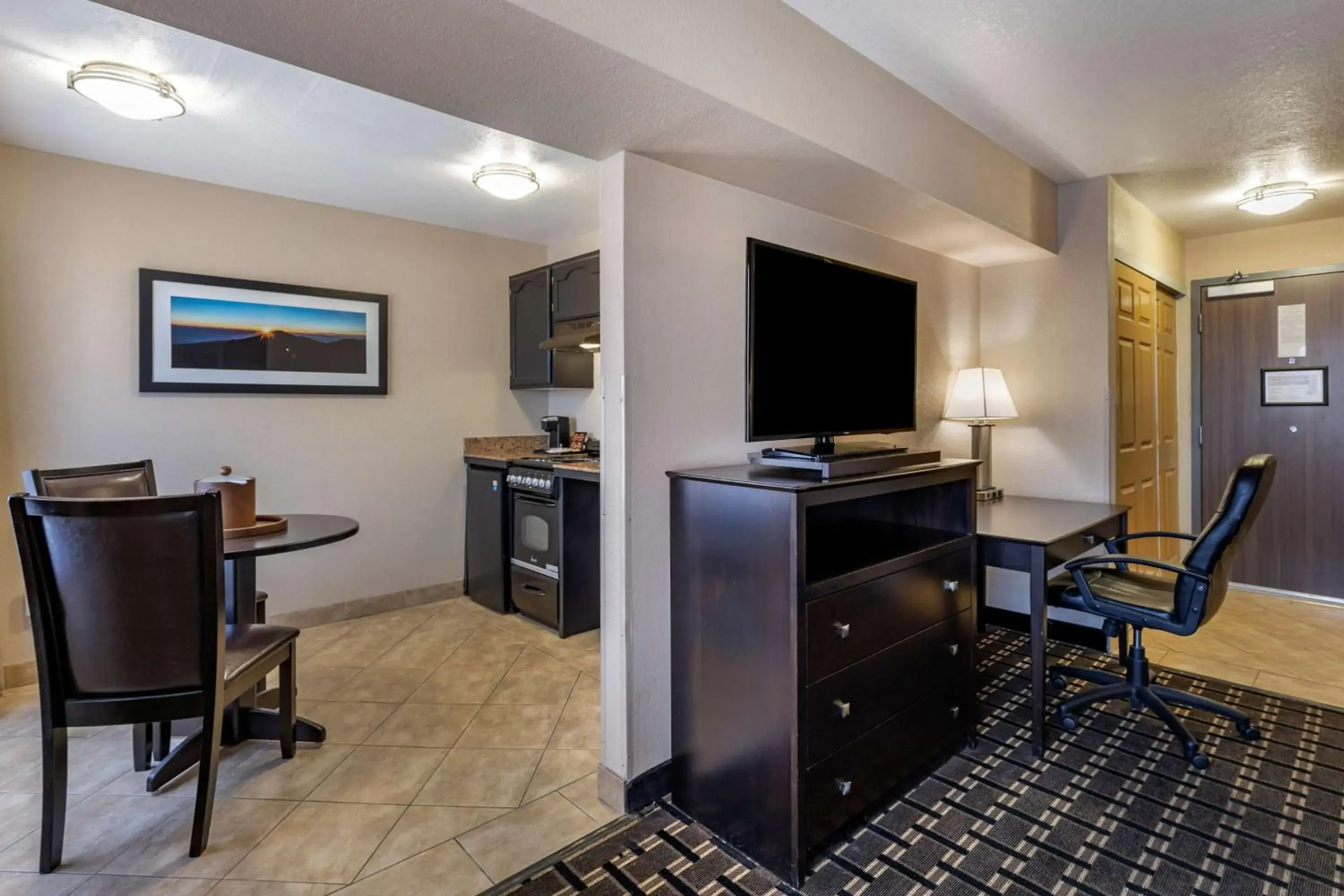King Suite in Best Western Plus Las Vegas West King Suite in Best Western Plus Las Vegas West