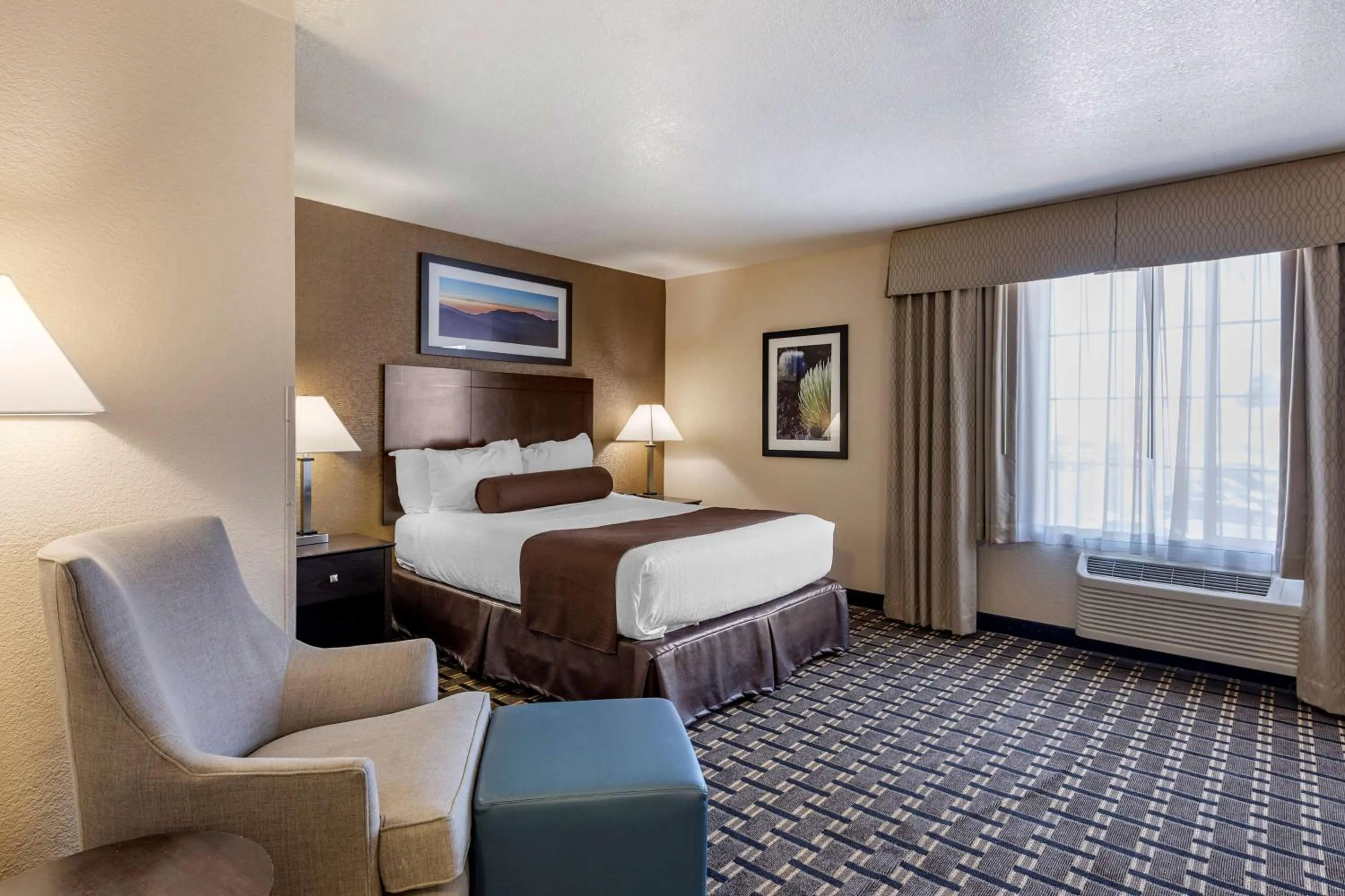 Bedroom, Bed in Best Western Plus Las Vegas West