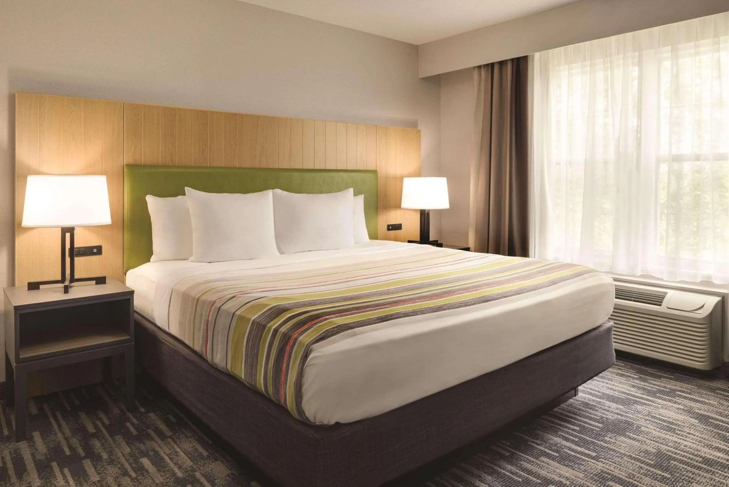 Bedroom, Bed in Country Inn & Suites by Radisson, Pella, IA