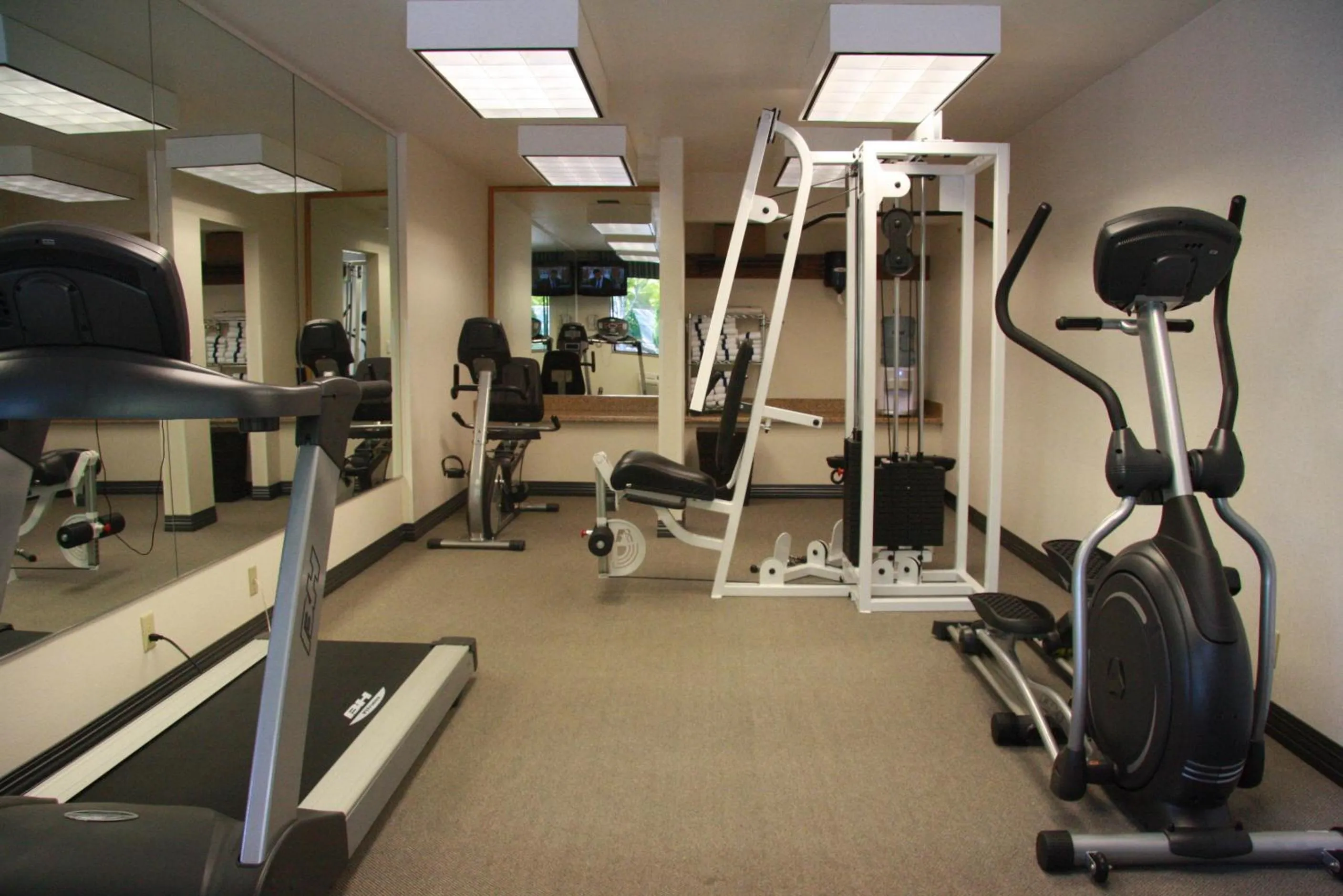 Fitness centre/facilities in Baymont by Wyndham Seattle/Kirkland WA