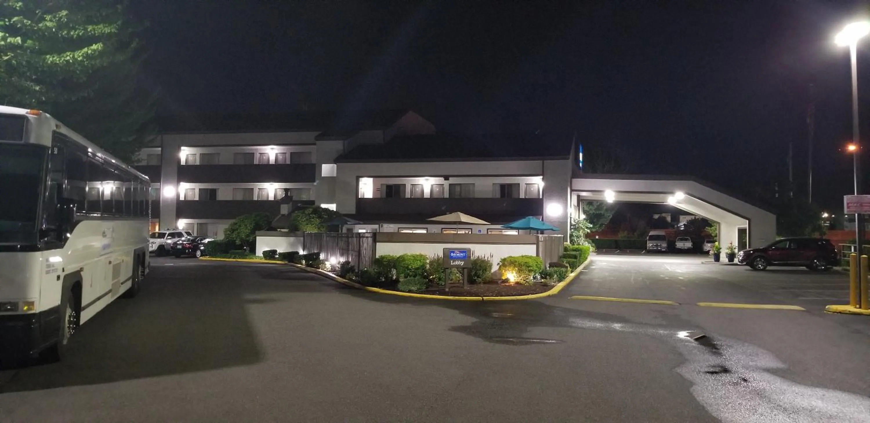 Facade/entrance in Baymont by Wyndham Seattle/Kirkland WA