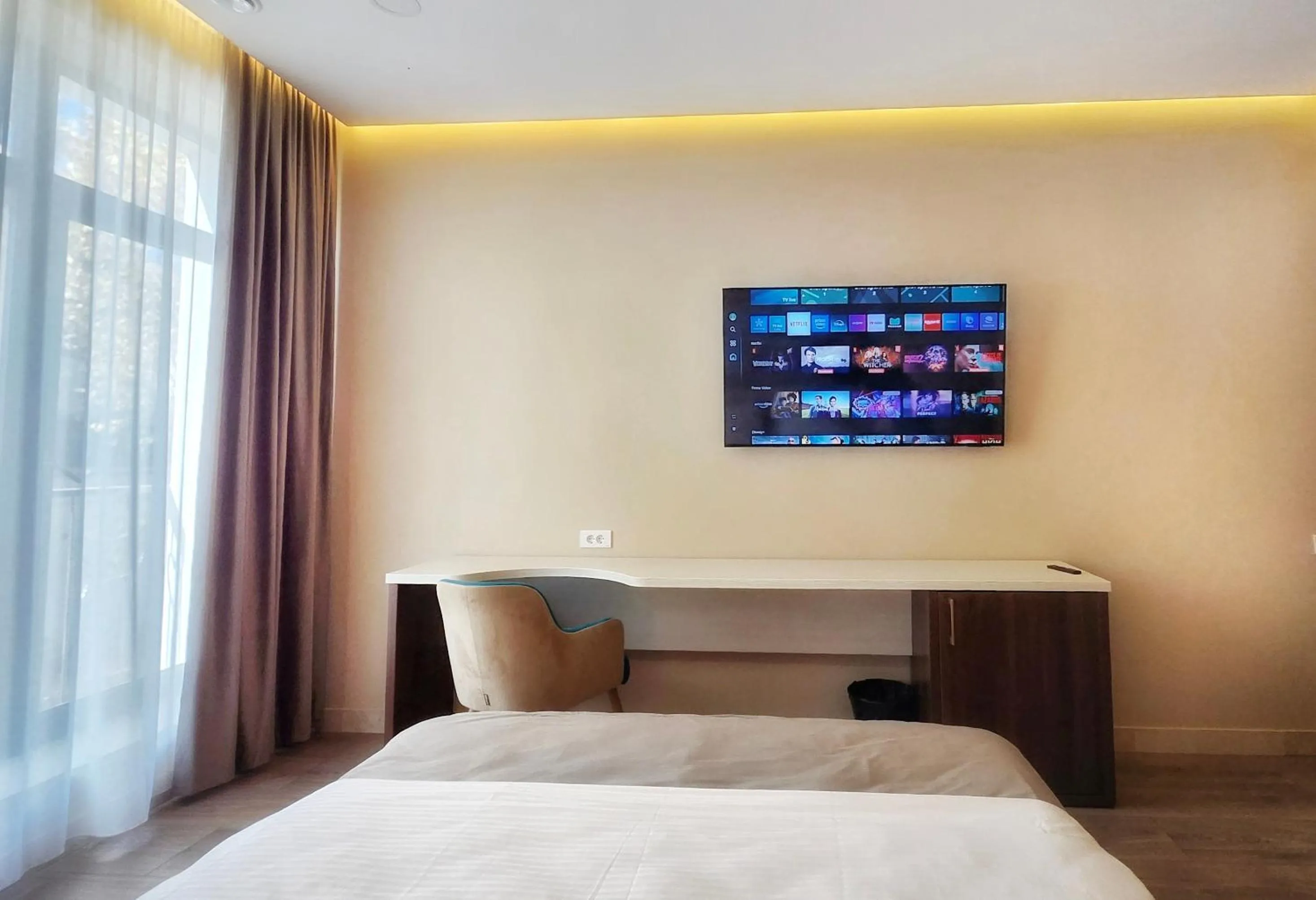 TV and multimedia, Bed in Monopoly Hotel