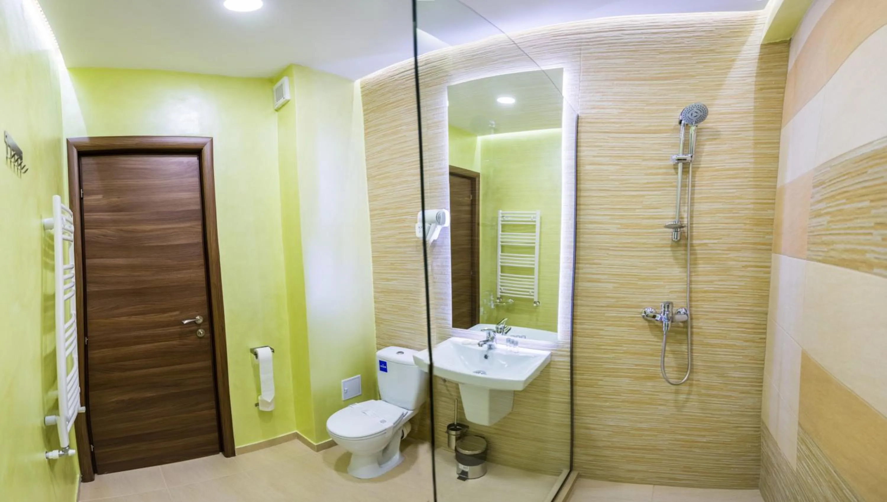 Shower in Monopoly Hotel