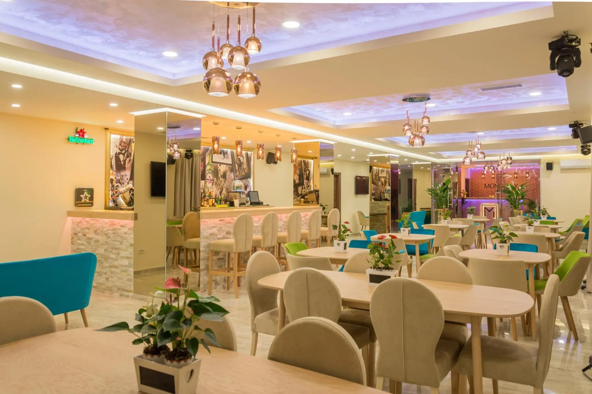 Restaurant/places to eat in Monopoly Hotel