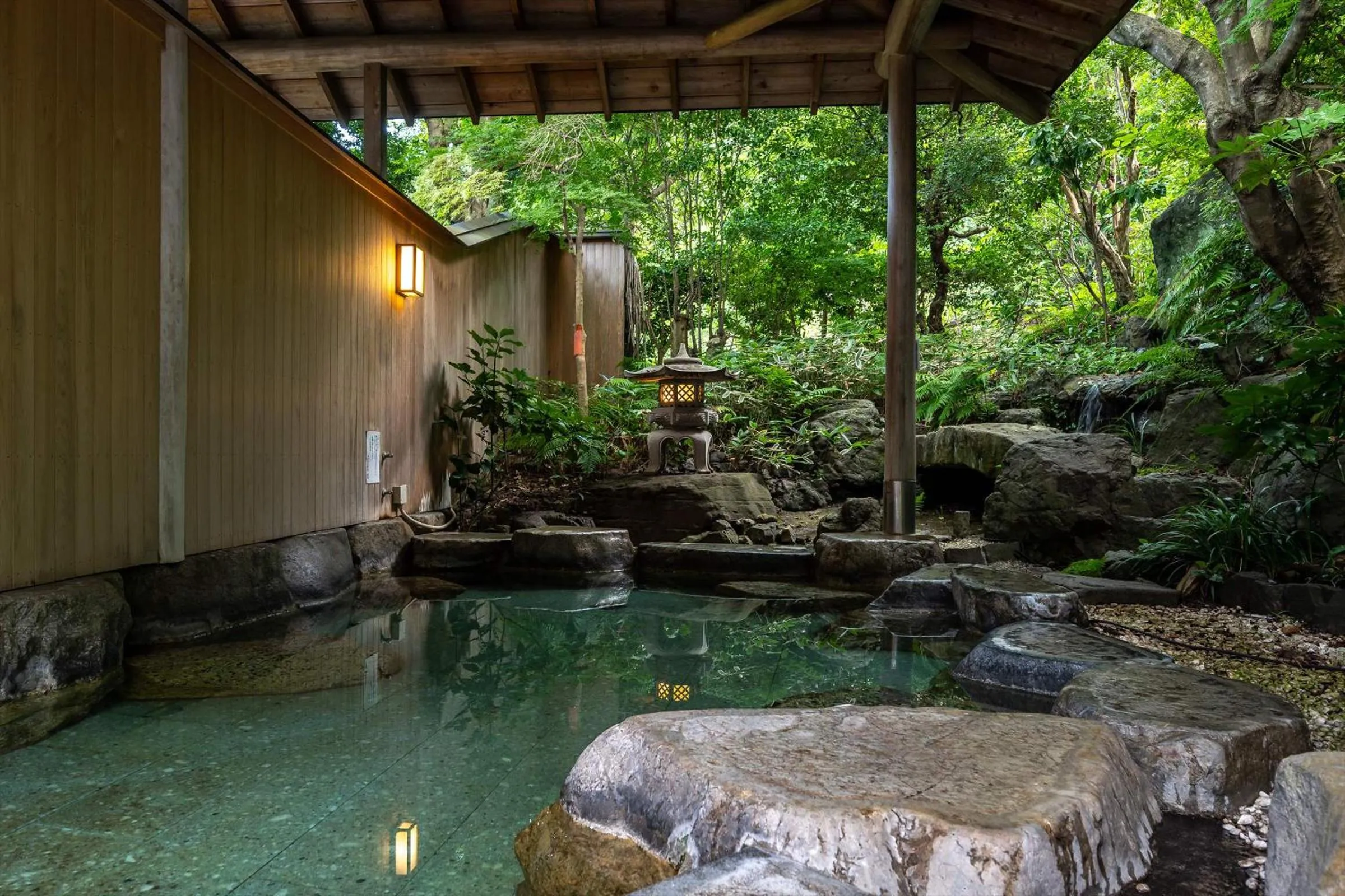 Open Air Bath in Senpokaku