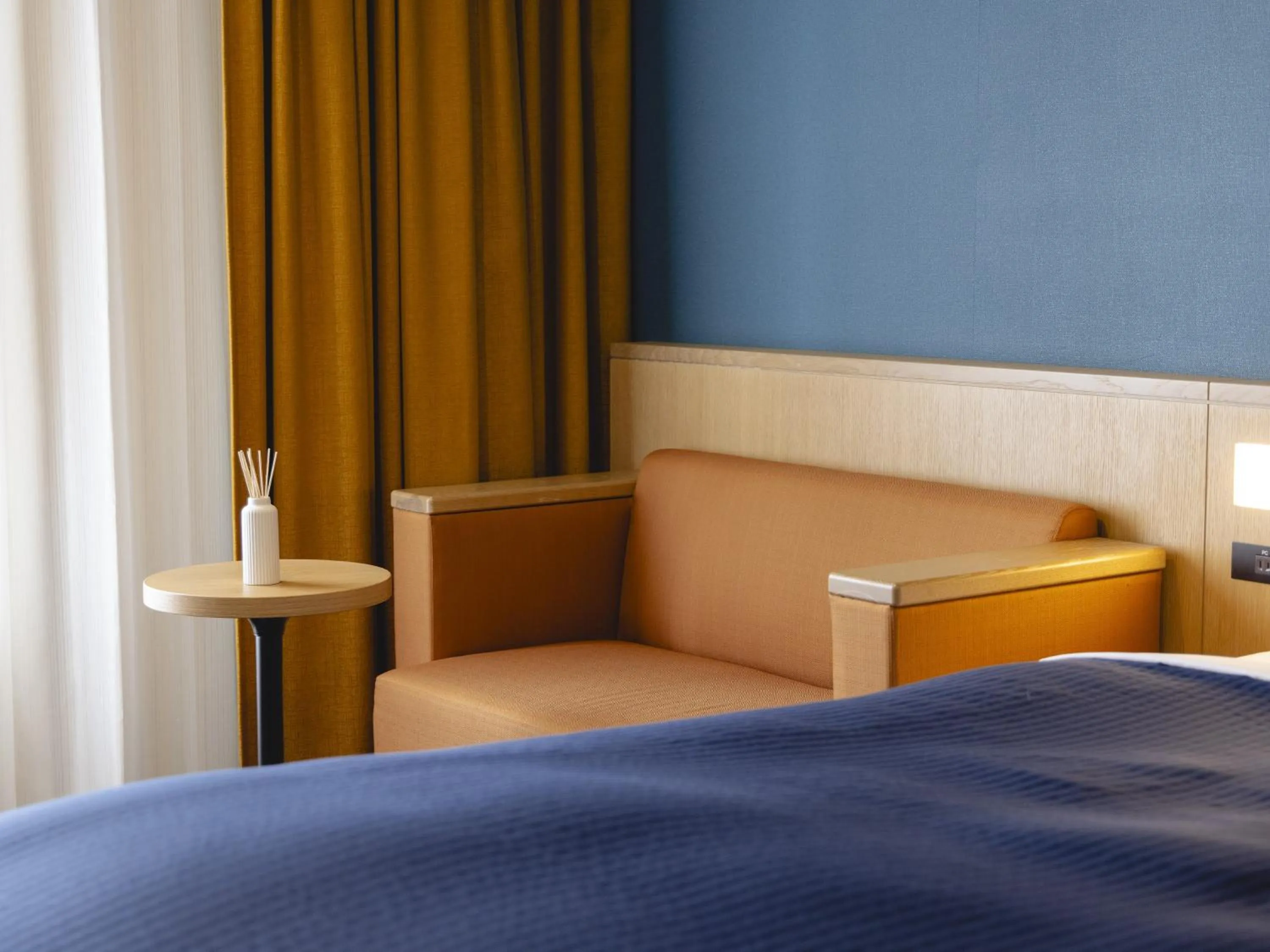 Photo of the whole room, Bed in Kansai Airport Washington Hotel