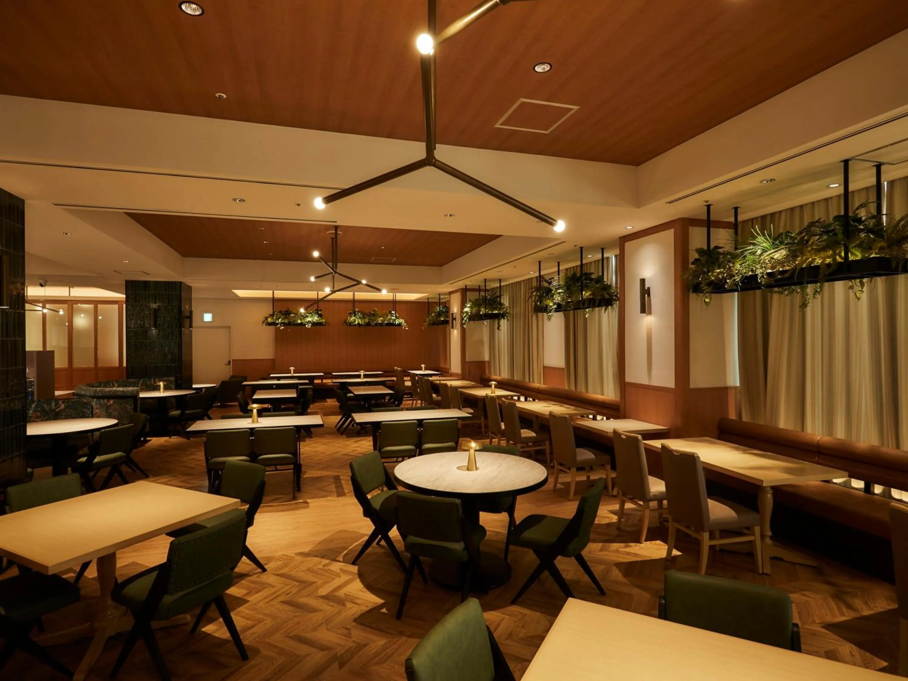 Restaurant/places to eat in Kansai Airport Washington Hotel