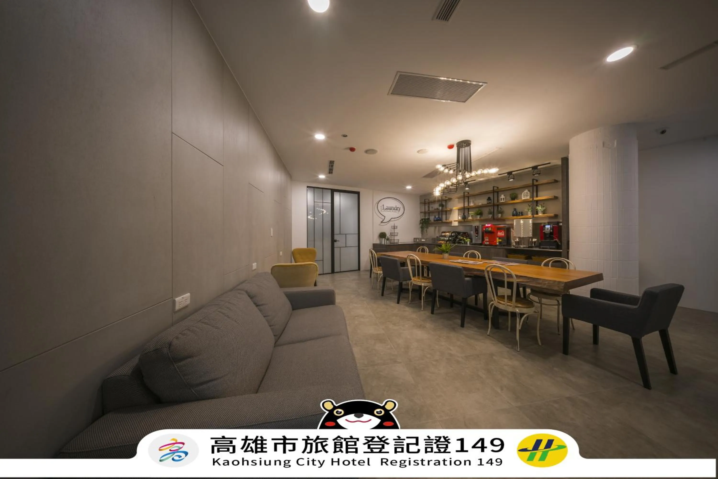 Seating area in Watermark Hotel-The Harbour