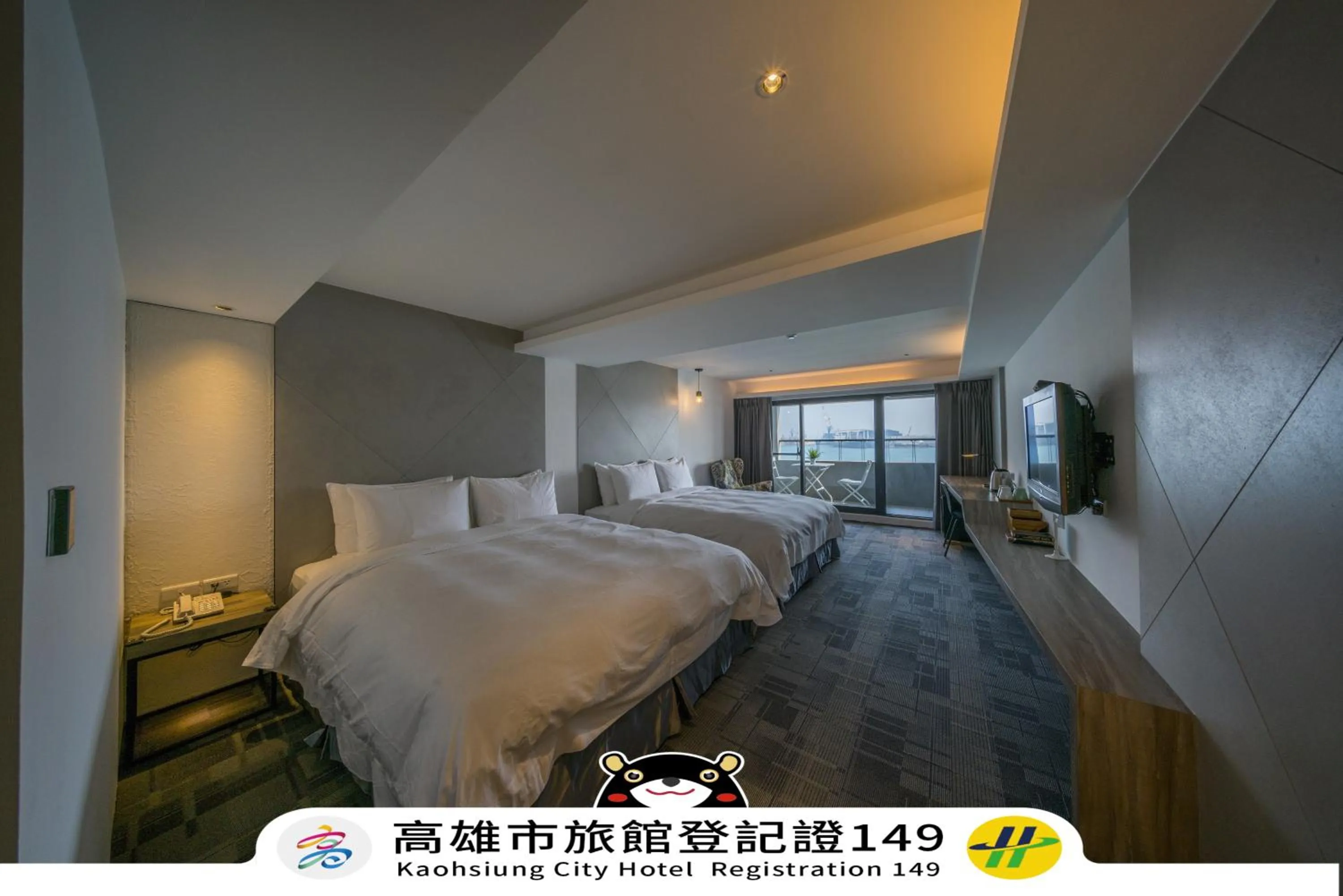 Bed in Watermark Hotel-The Harbour