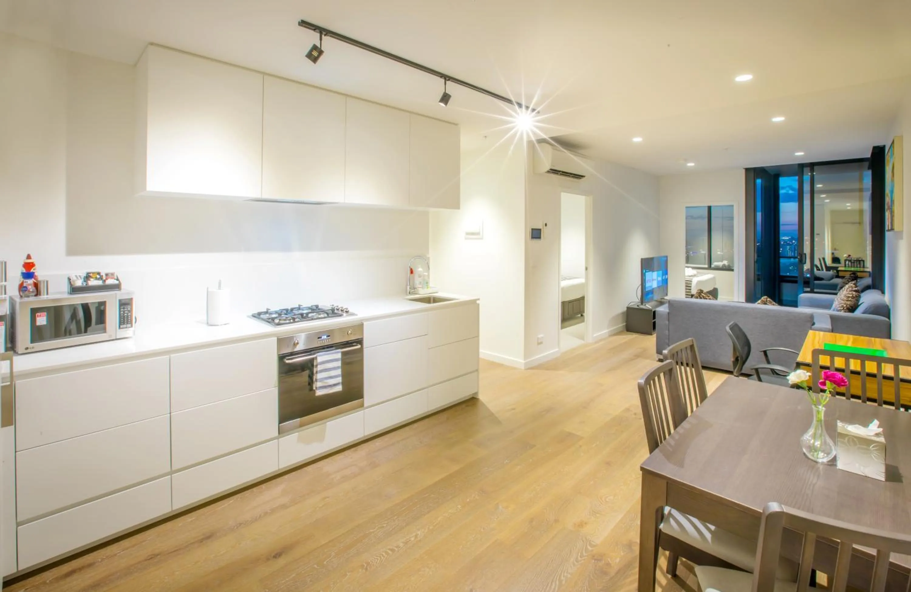 Kitchen or kitchenette in Spencer Street Apartments