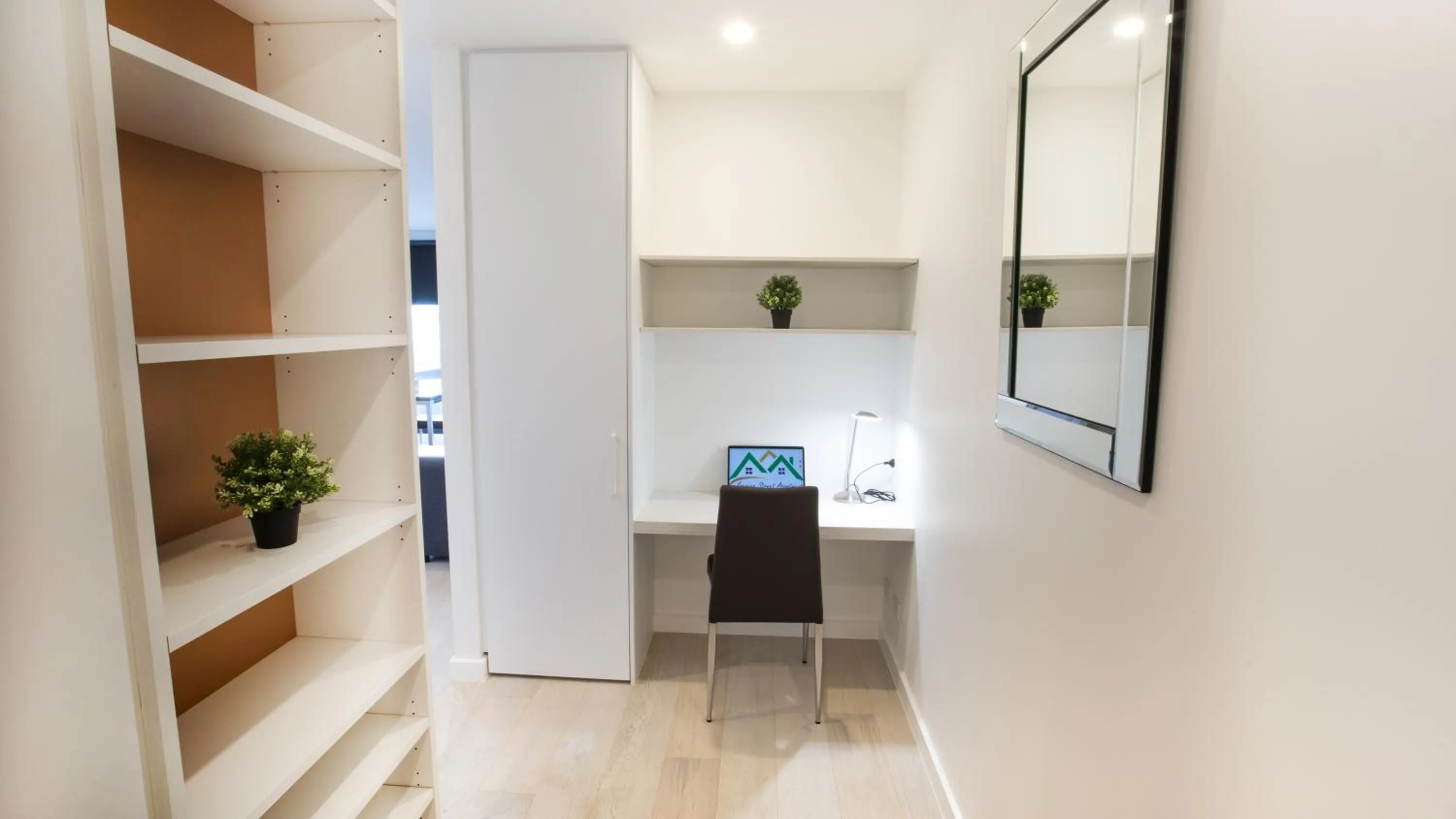 TV and multimedia in Spencer Street Apartments