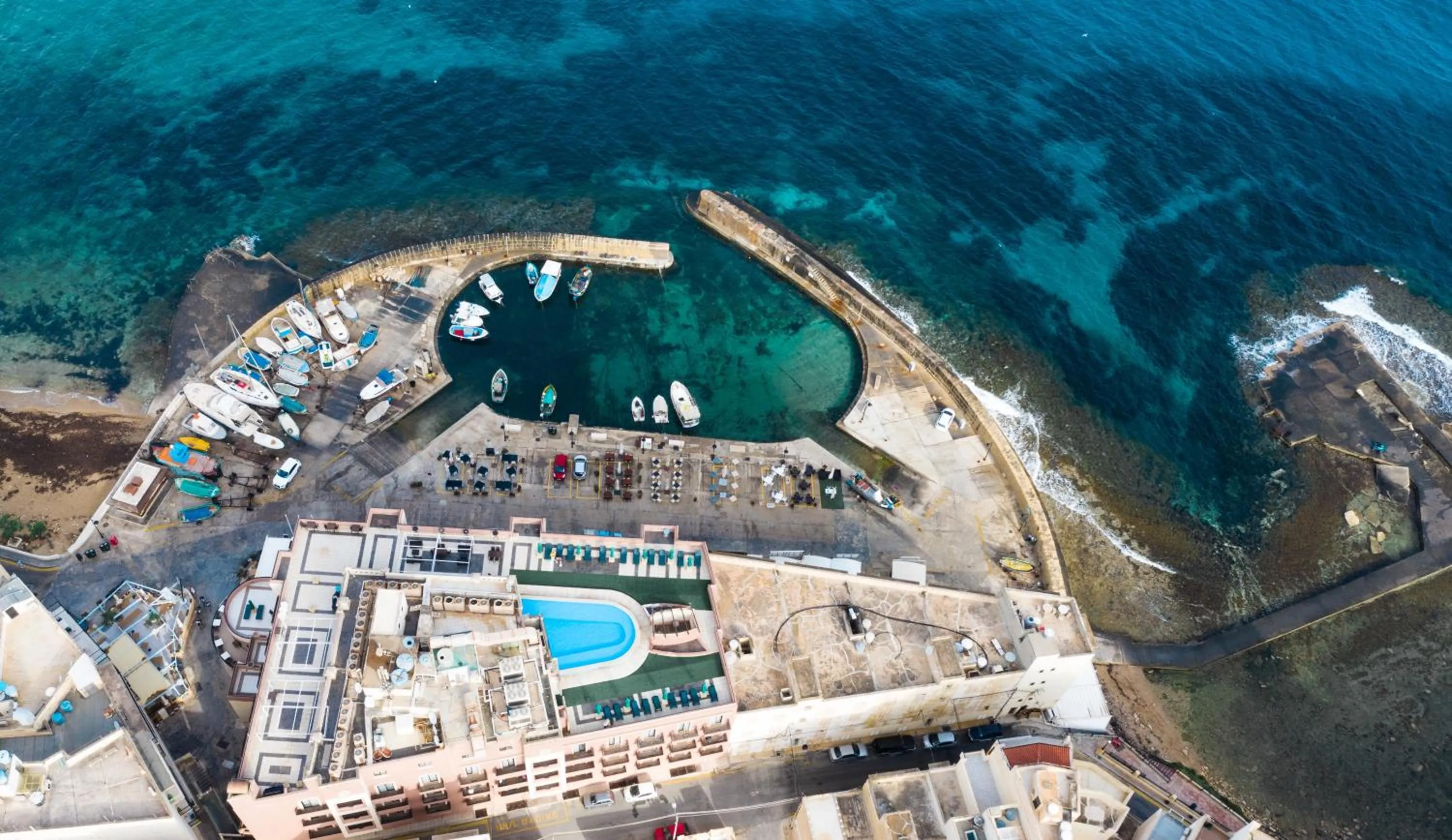 Property building in Hotel Calypso