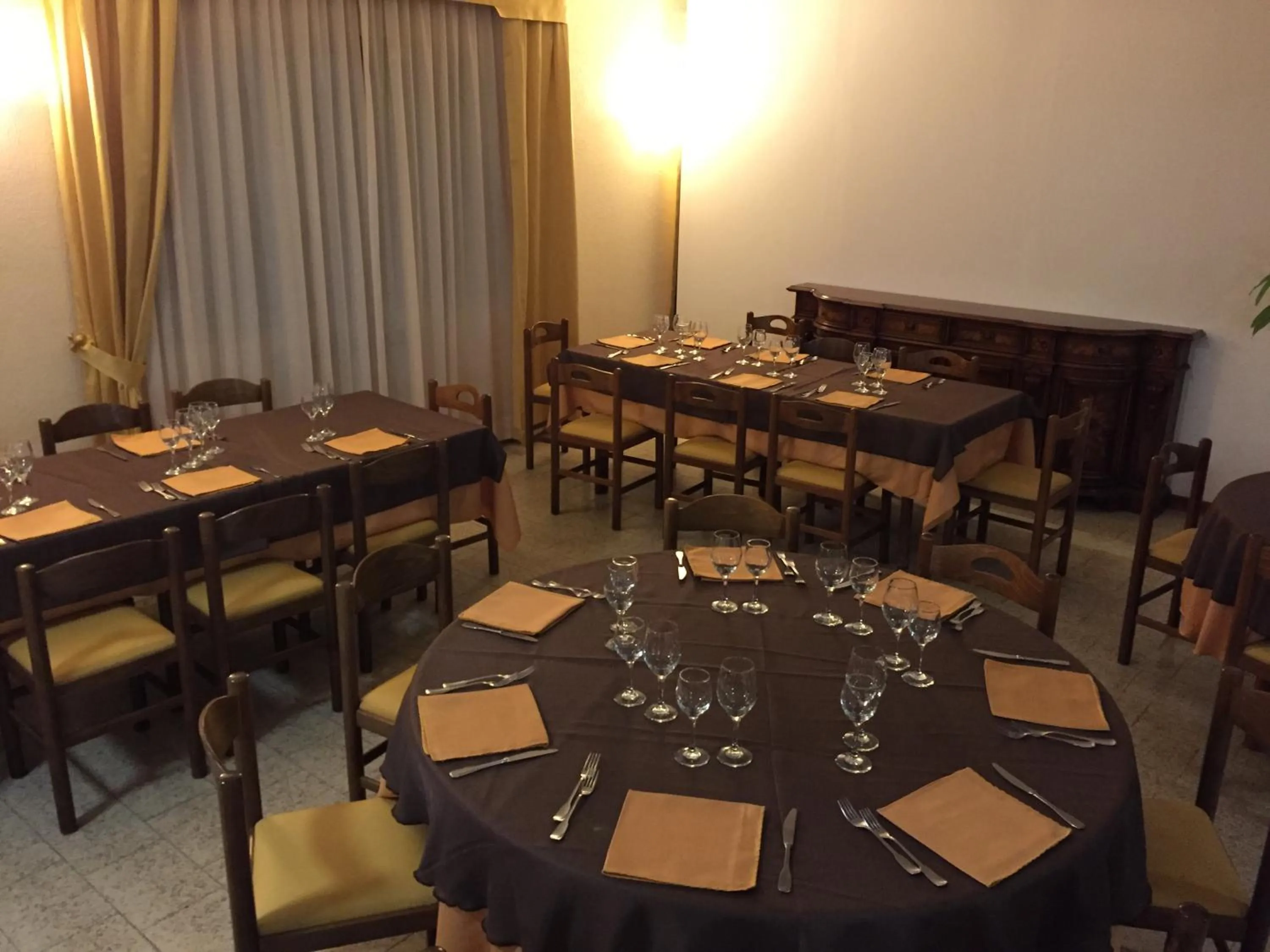 Restaurant/places to eat in Hotel Onda Bleu