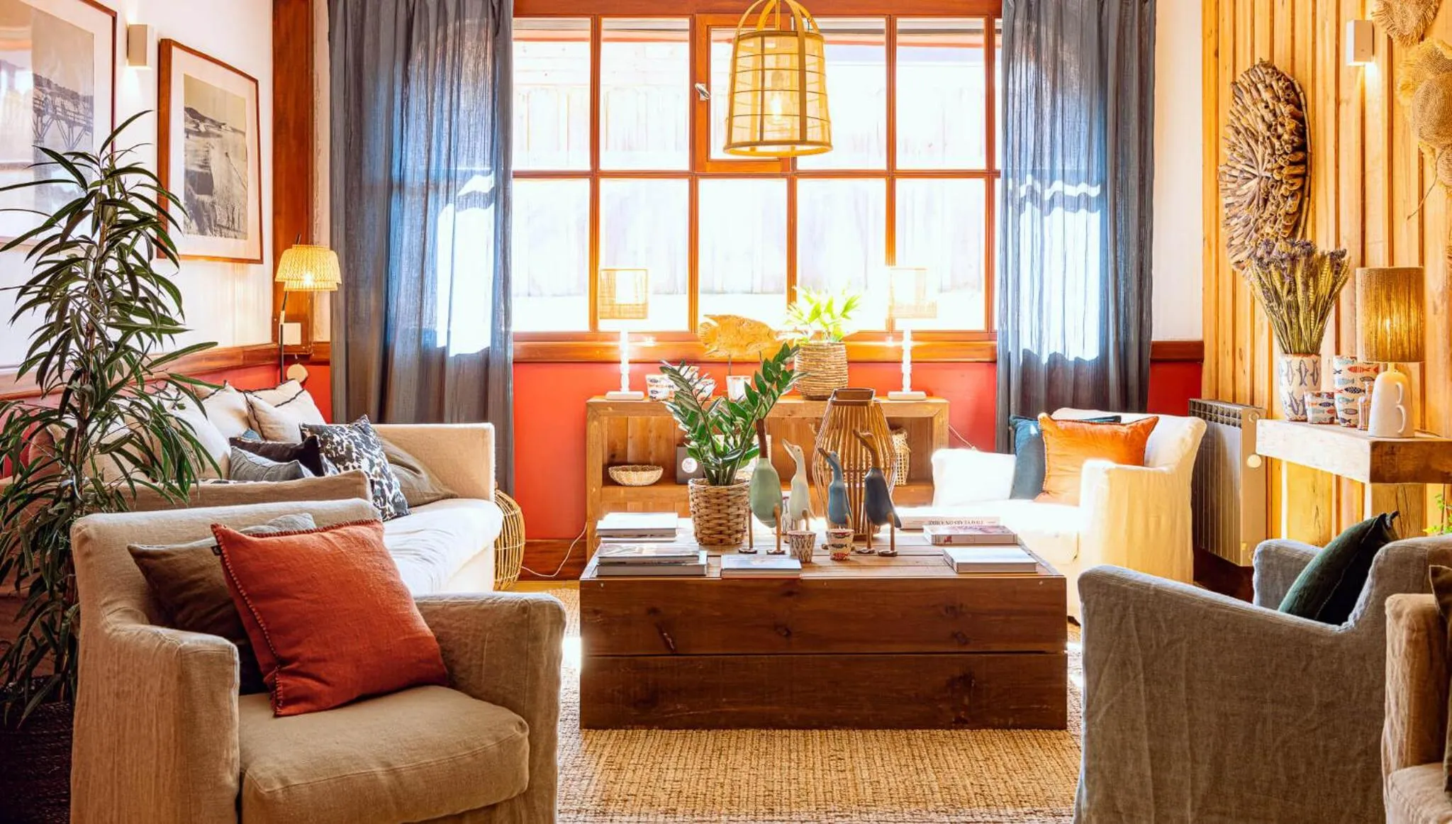 Communal lounge/ TV room in Hotel de La Plage