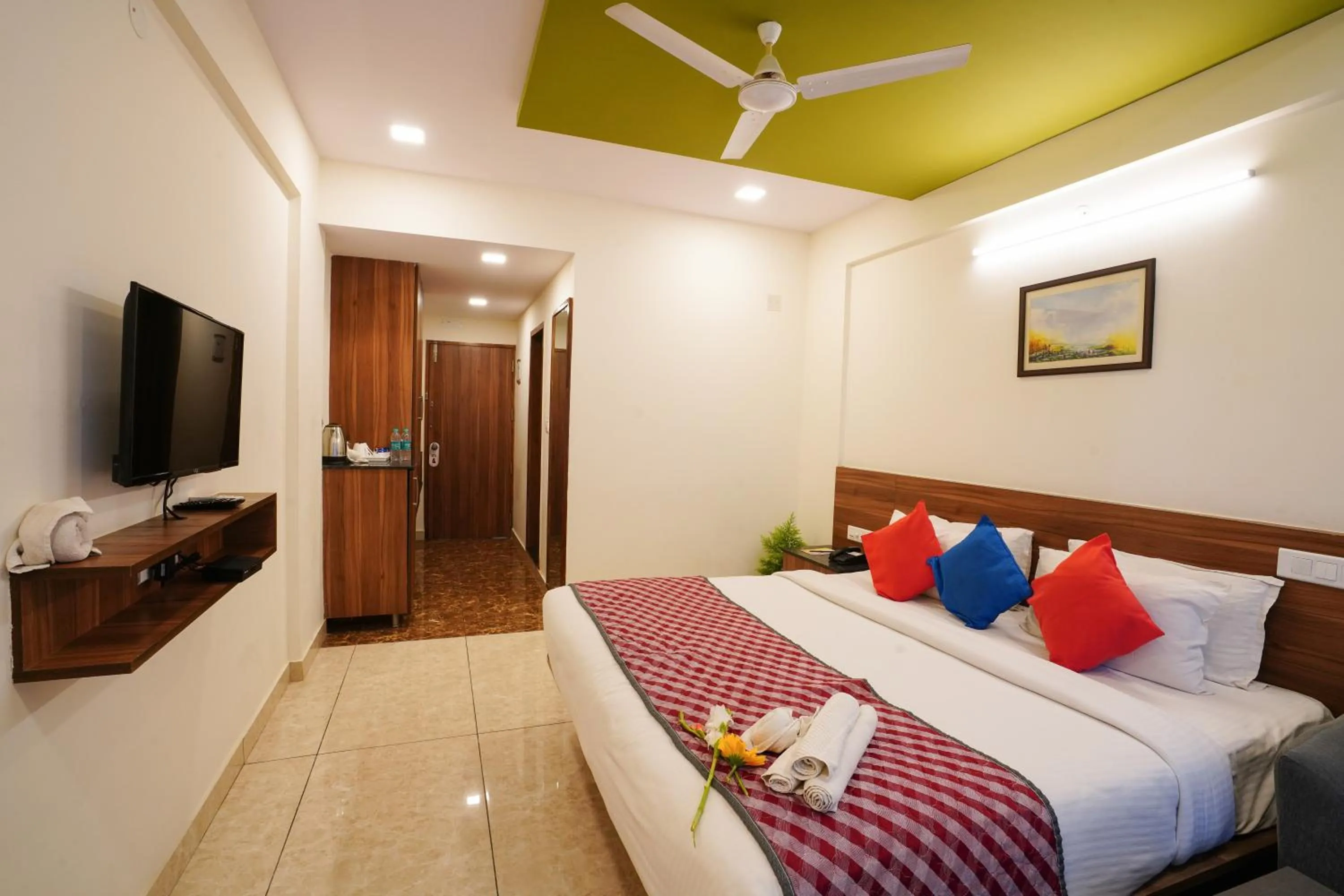 Bedroom in Silicon Inn Hotel Bangalore Airport