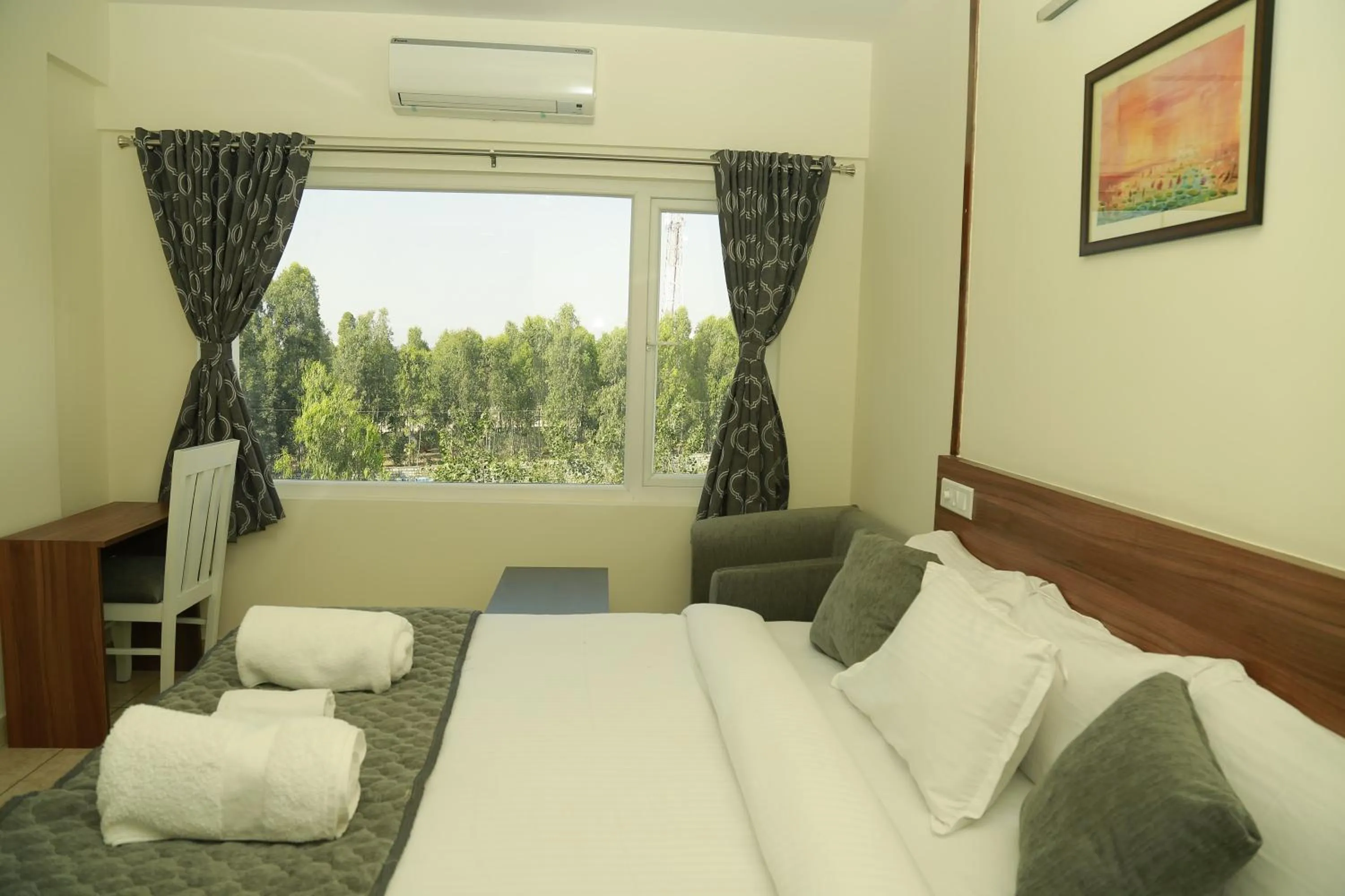 Street view in Silicon Inn Hotel Bangalore Airport