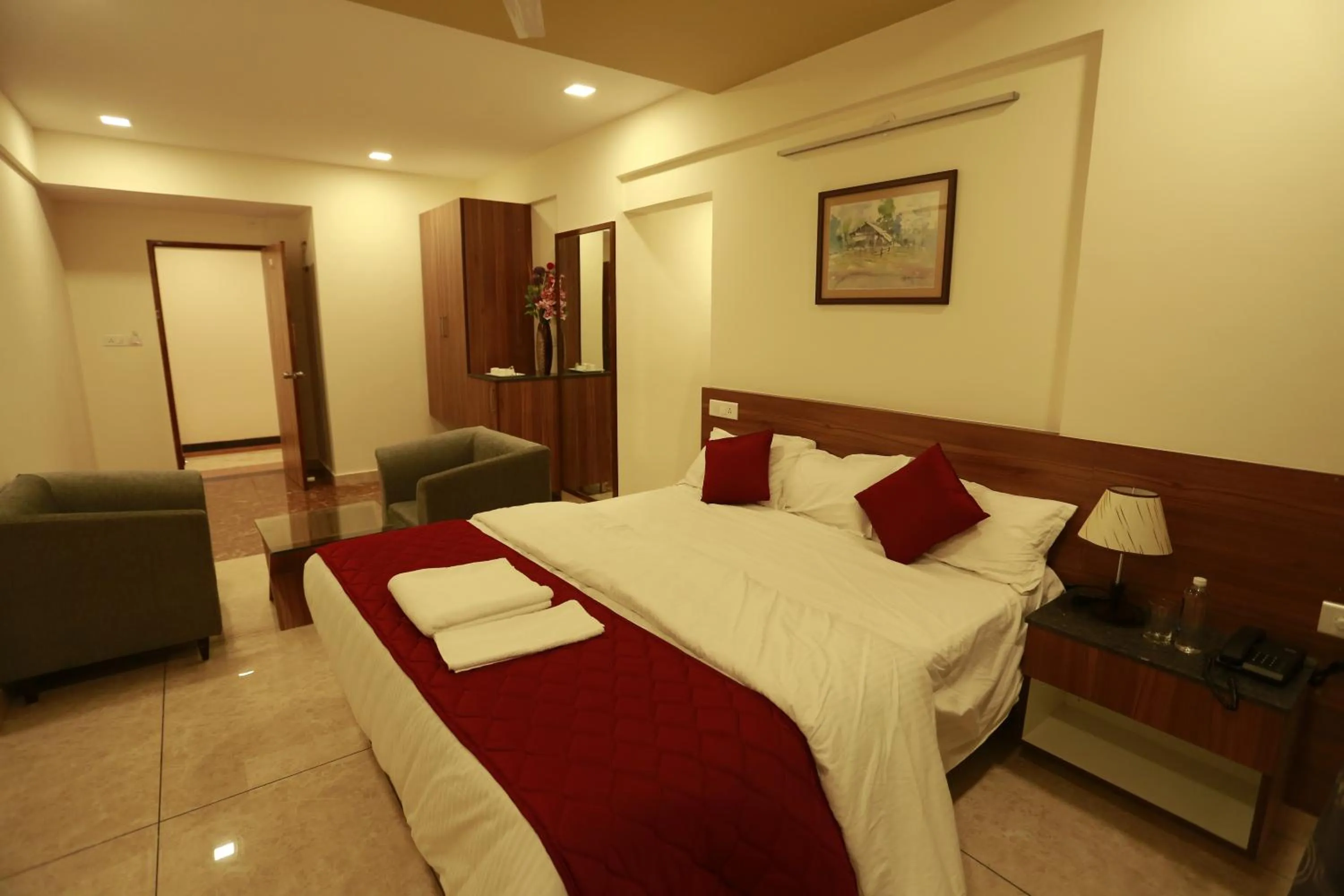 Bedroom in Silicon Inn Hotel Bangalore Airport