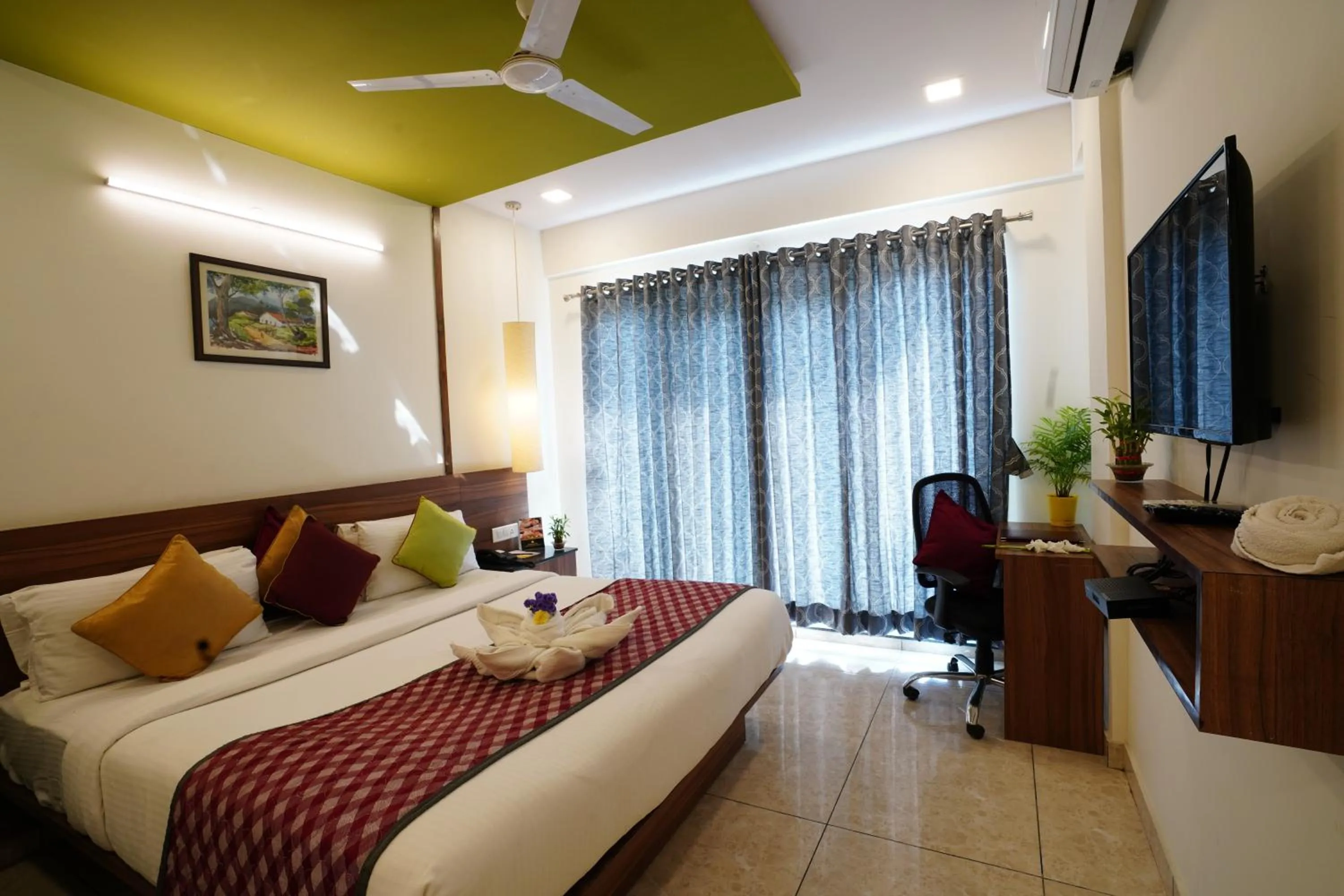 Bedroom in Silicon Inn Hotel Bangalore Airport