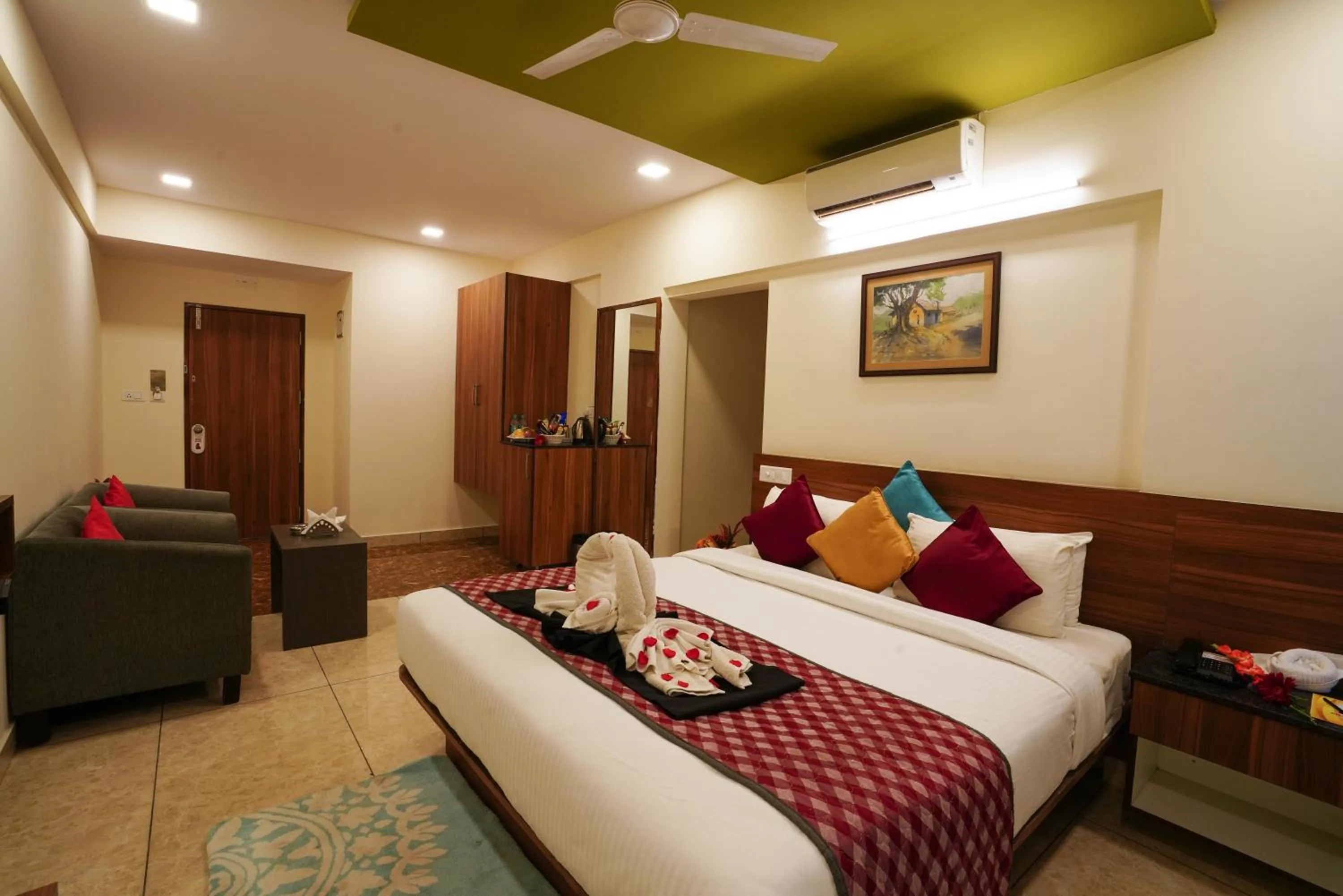 Bed in Silicon Inn Hotel Bangalore Airport