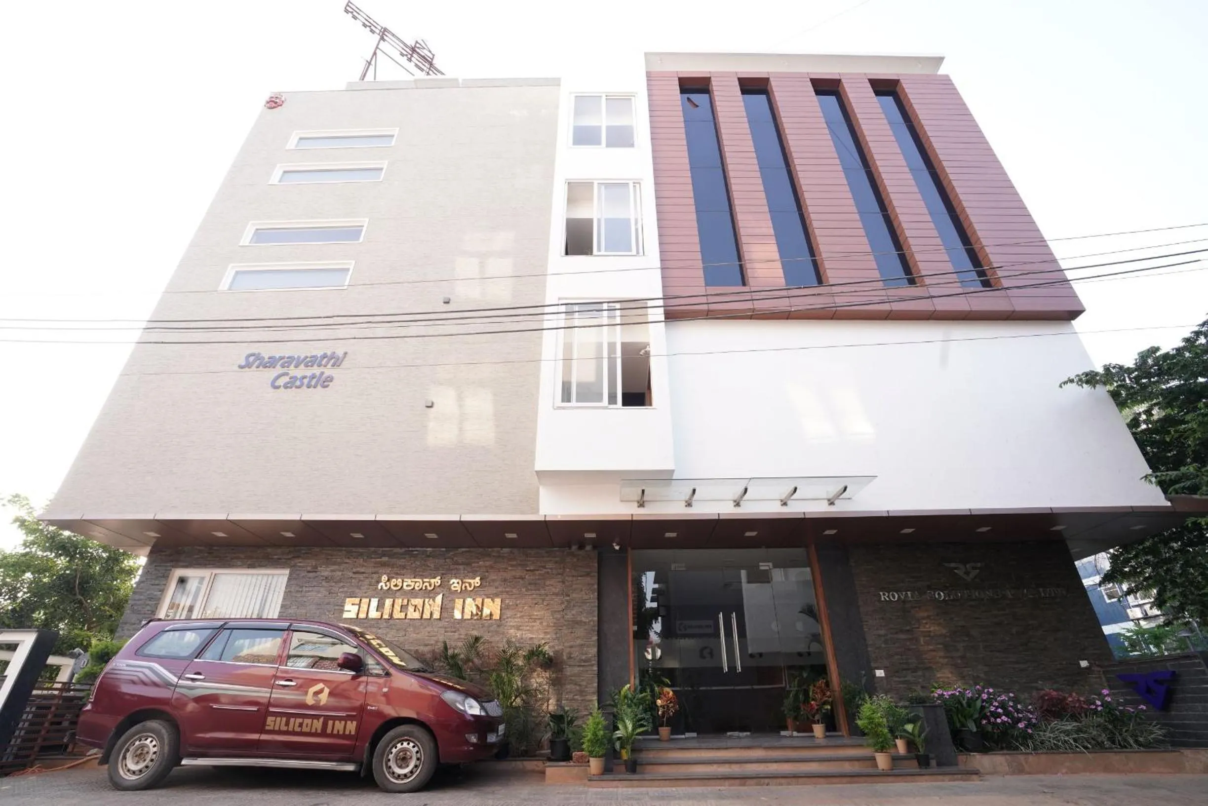 Property building in Silicon Inn Hotel Bangalore Airport