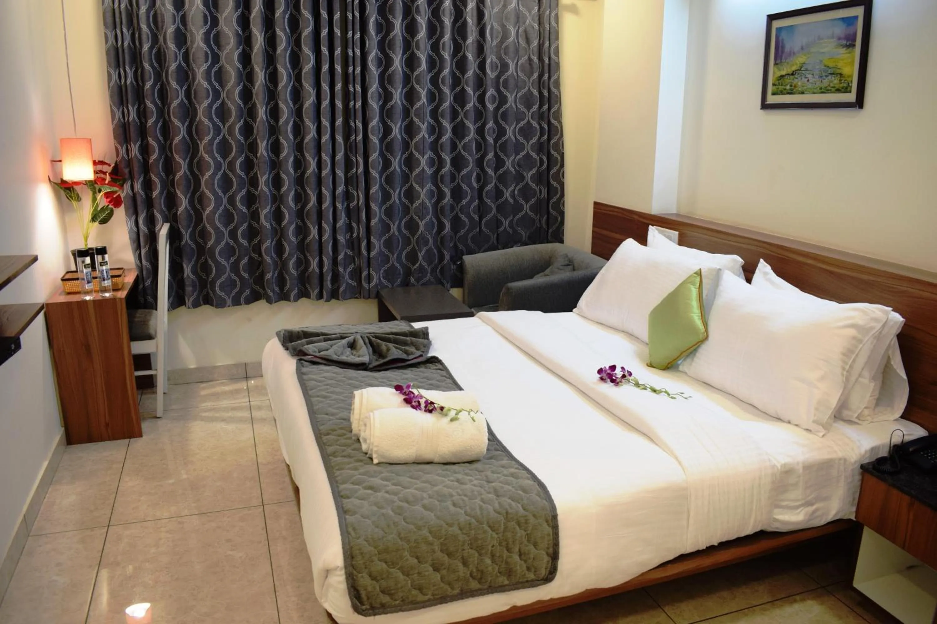 Bedroom in Silicon Inn Hotel Bangalore Airport