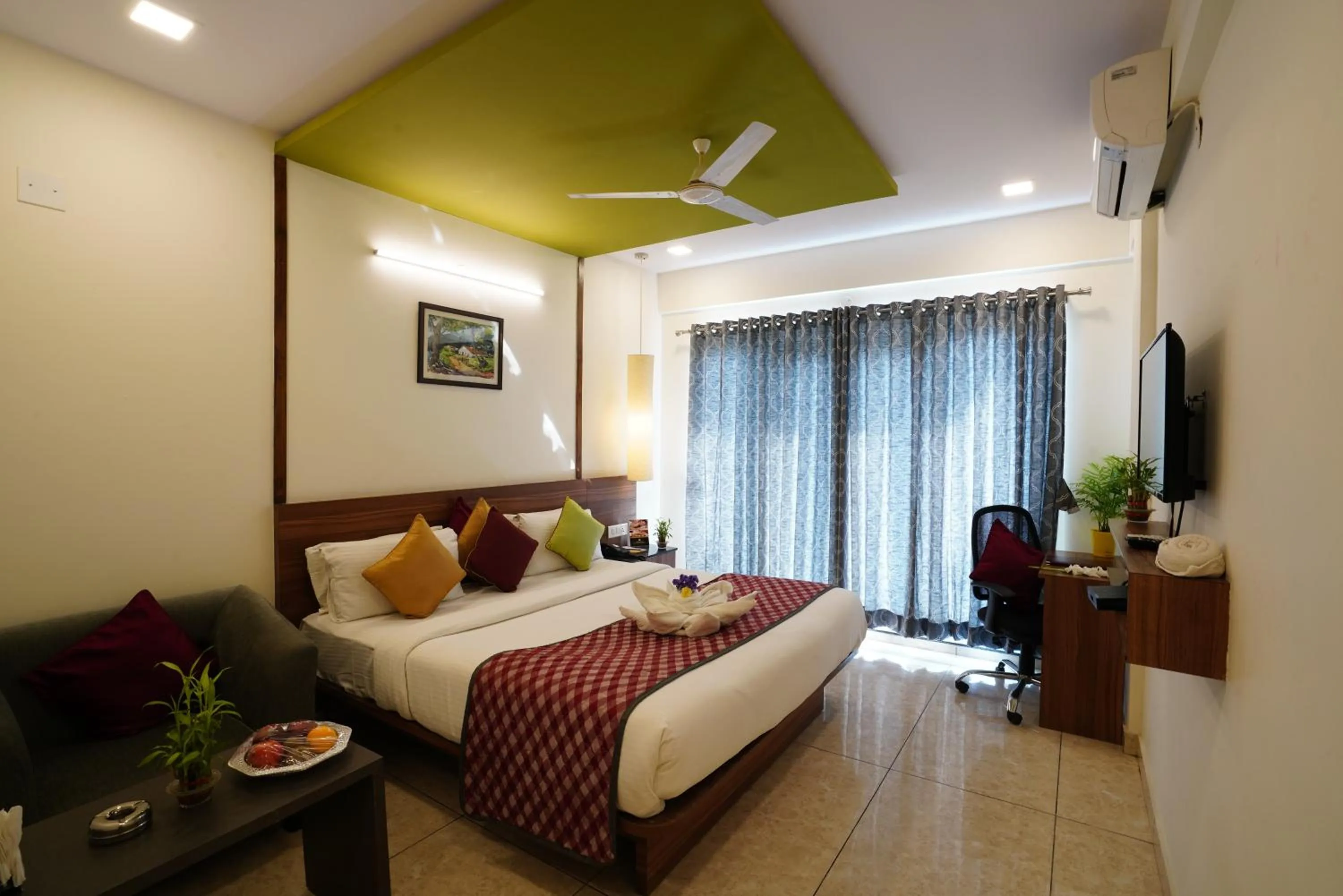 Bed in Silicon Inn Hotel Bangalore Airport