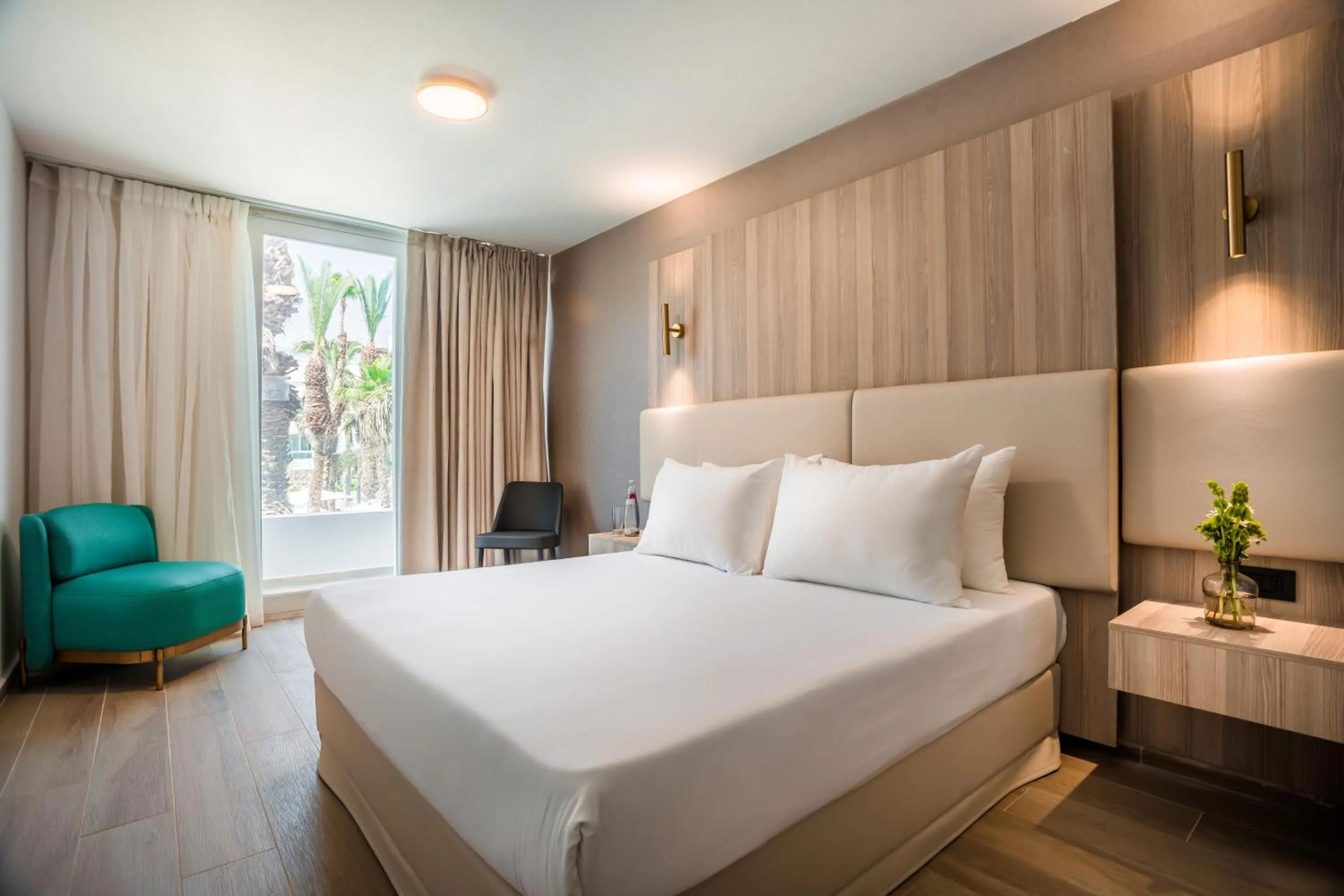 View (from property/room), Bed in Astral Palma Hotel