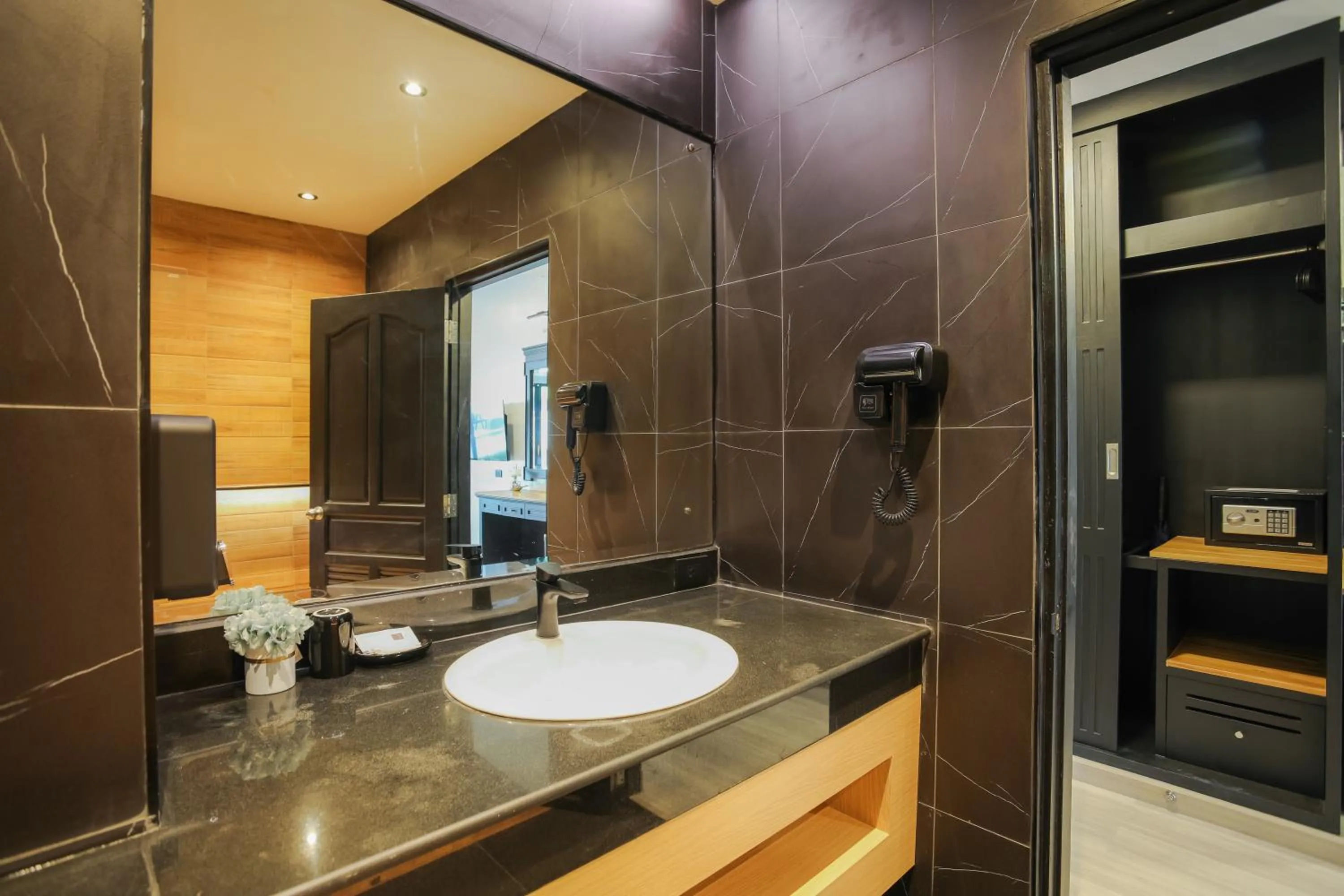 Shower in ETK Patong Resort