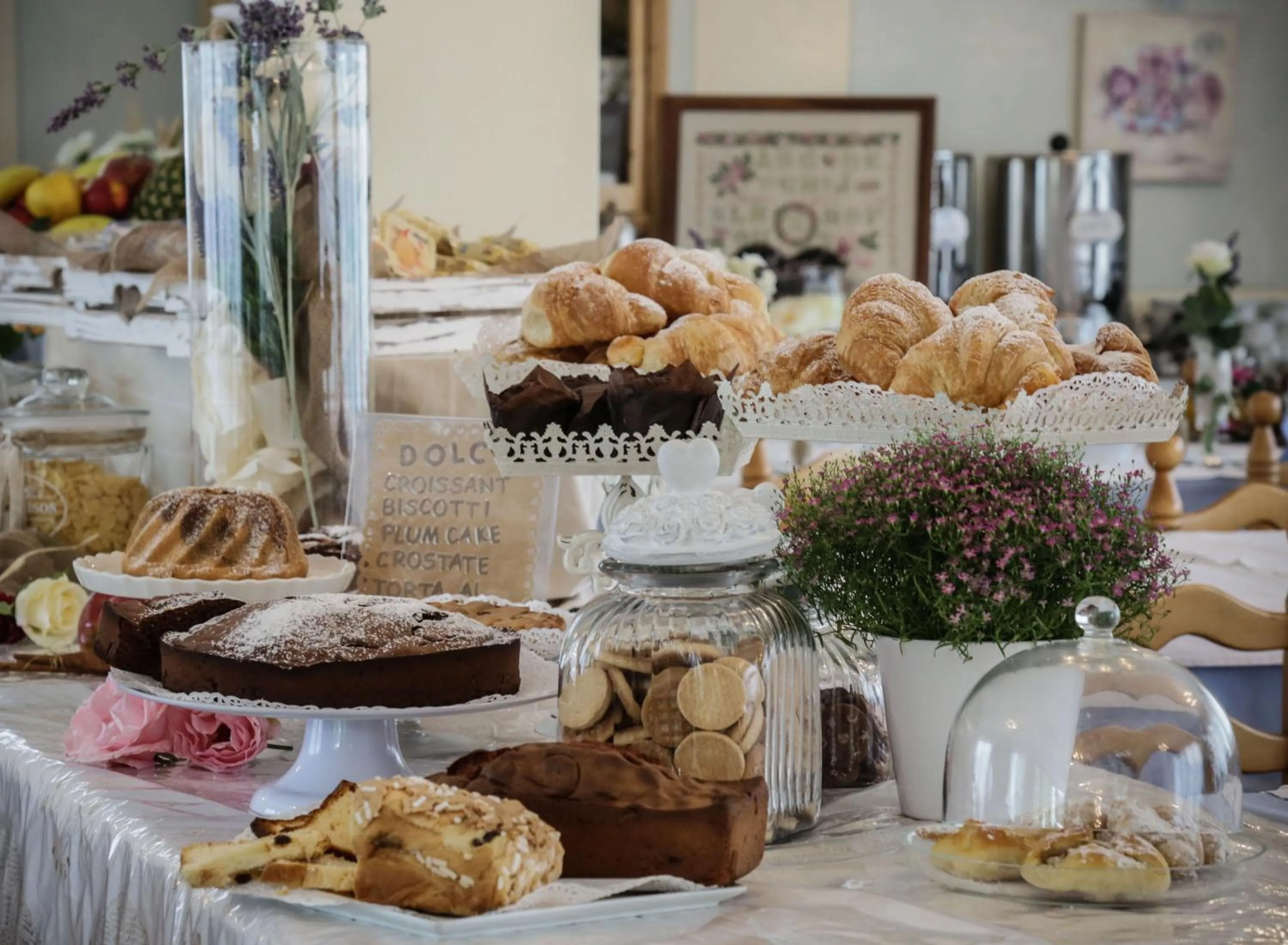 Buffet breakfast in Hotel Florida