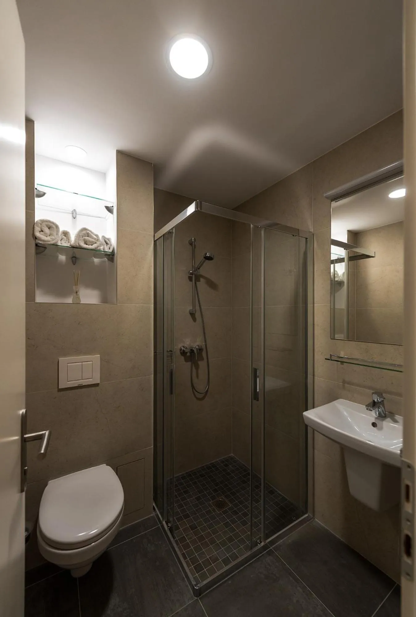 Bathroom in Fidelitas Hotel