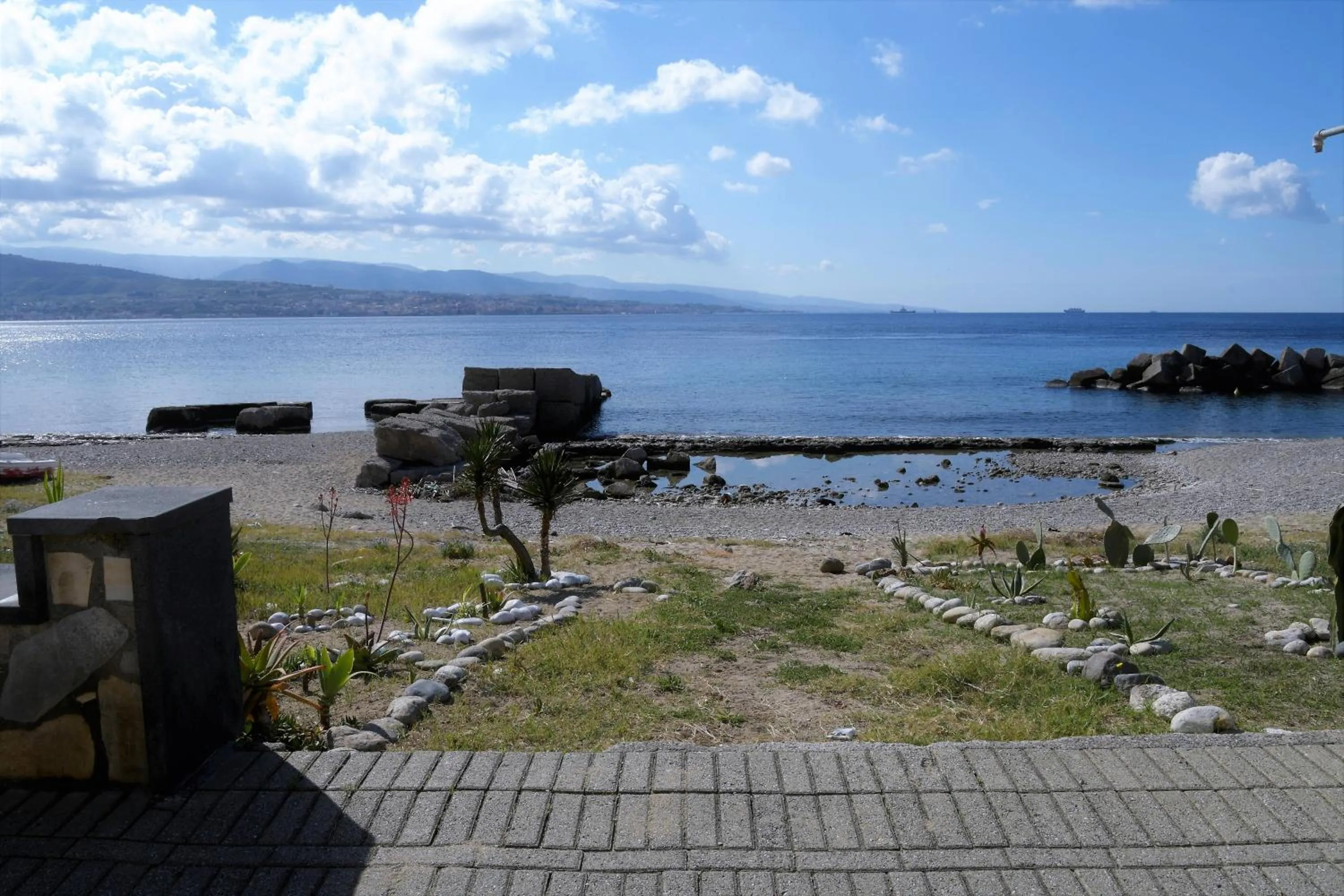 Beach in b&b La Murina