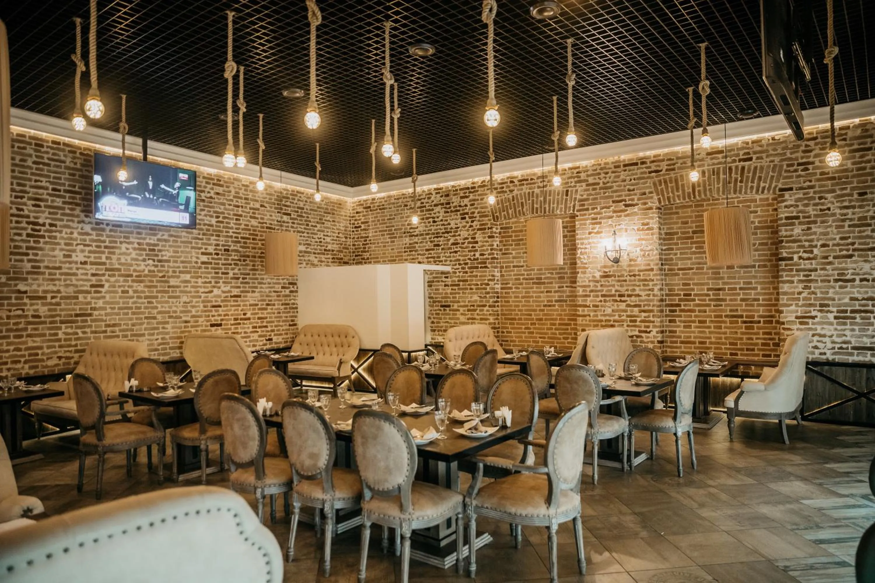 Restaurant/places to eat in Shahlo Hotel