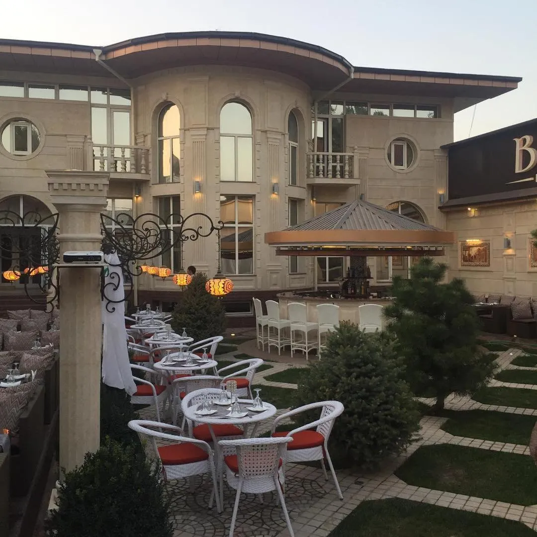 Restaurant/places to eat in Shahlo Hotel