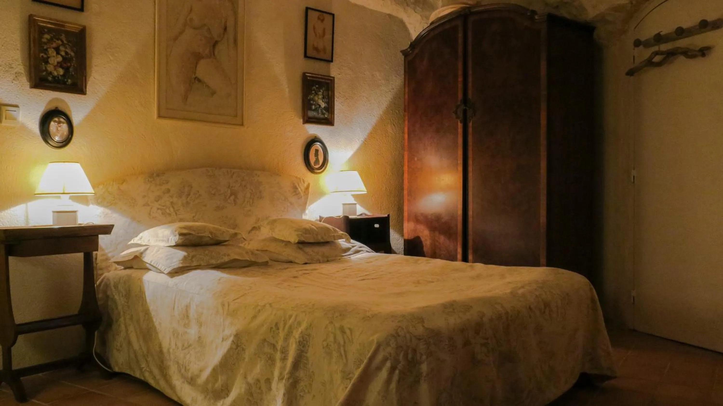 Bed in La cave de l'éperon