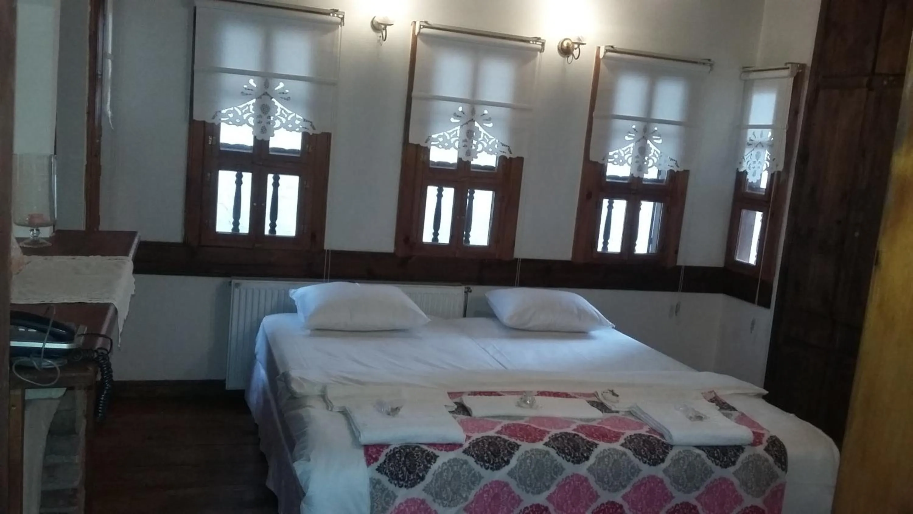 Bed in Nimet Hanım Konağı
