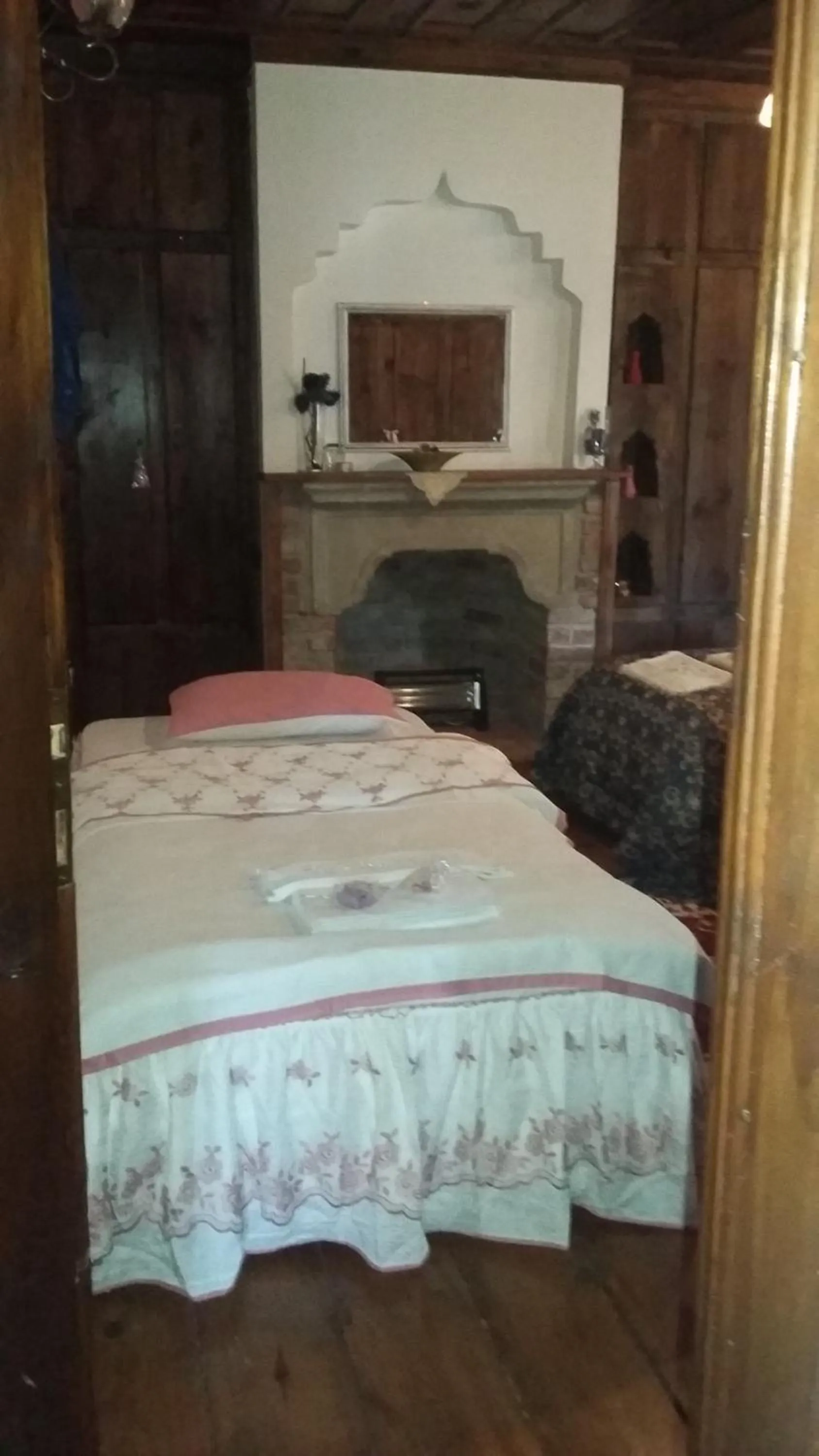 Bed in Nimet Hanım Konağı