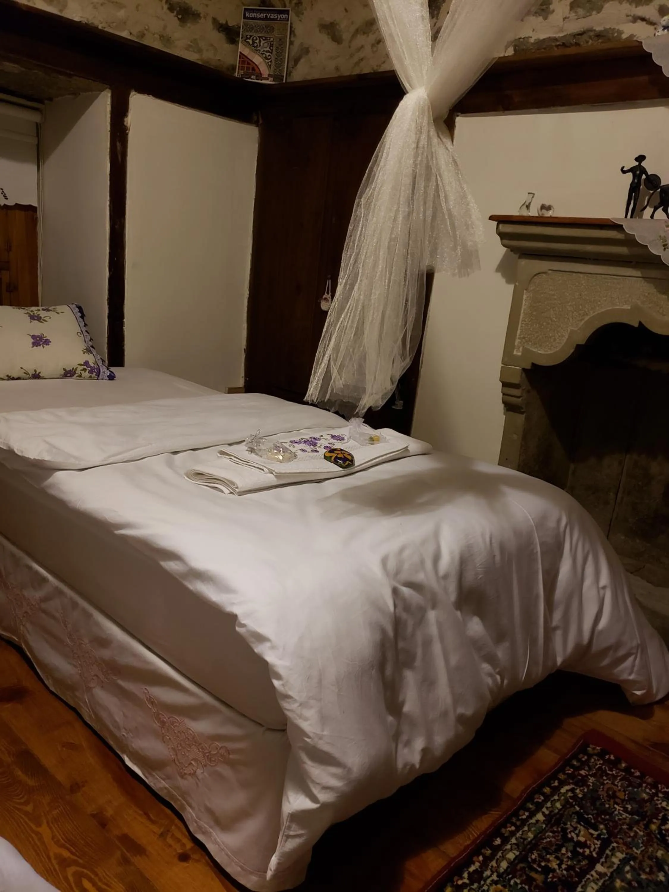 Bed in Nimet Hanım Konağı